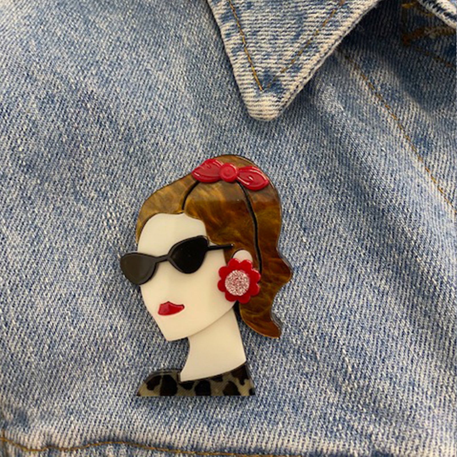 Wrapables Acrylic Fashion Brooch Pin for Sweaters, Coats, Scarves, and Bags