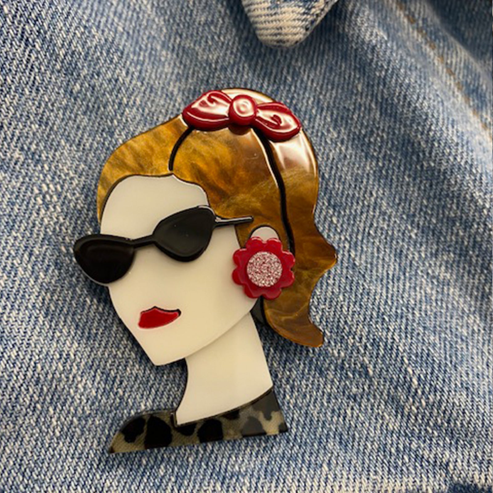 Wrapables Acrylic Fashion Brooch Pin for Sweaters, Coats, Scarves, and Bags