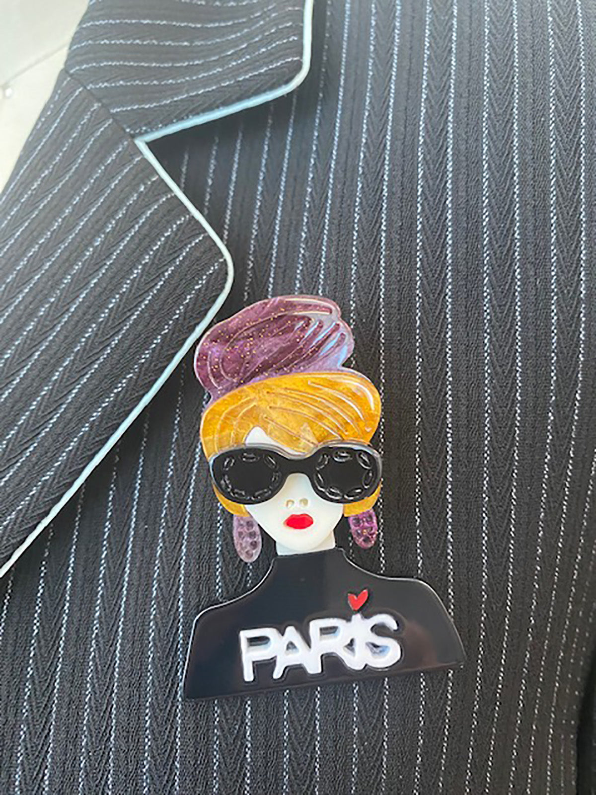 Wrapables Acrylic Fashion Brooch Pin for Sweaters, Coats, Scarves, and Bags