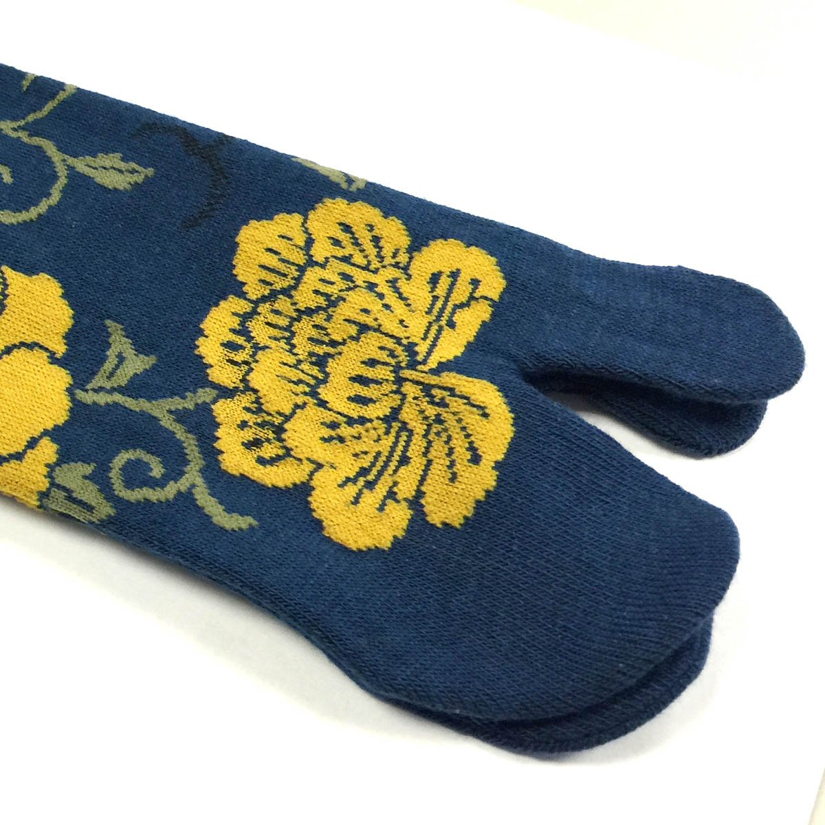 Wrapables Tabi Flip-Flop Socks (Set of 3)