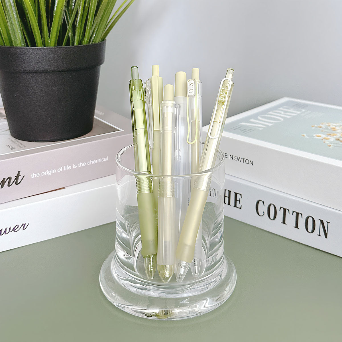 Wrapables Retractable Rollerball Pens and Highlighter Set, 0.5mm Black Gel Ink Pens for Home, Office, School (Set of 6)