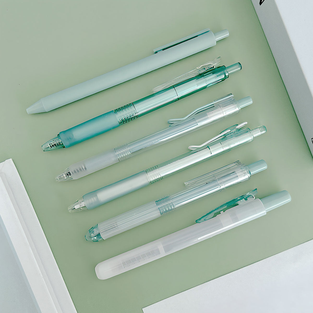 Wrapables Retractable Rollerball Pens and Highlighter Set, 0.5mm Black Gel Ink Pens for Home, Office, School (Set of 6)