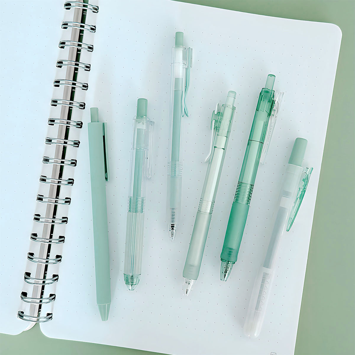 Wrapables Retractable Rollerball Pens and Highlighter Set, 0.5mm Black Gel Ink Pens for Home, Office, School (Set of 6)