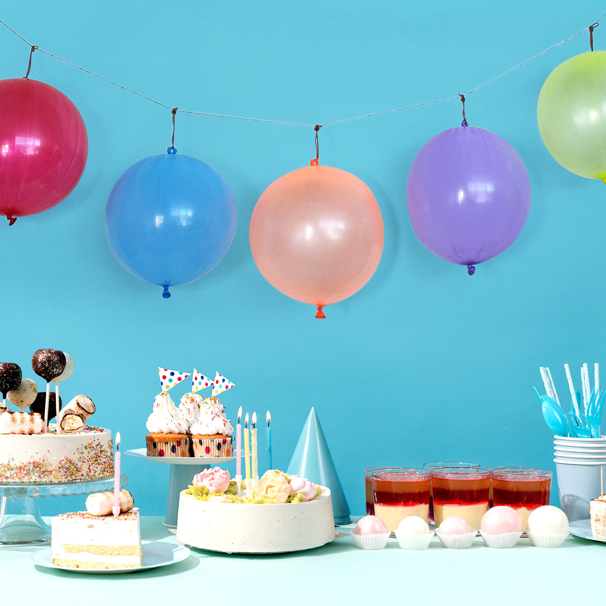 Wrapables Punching Balloons with Rubber Band Handles for Party Favors, Birthday Parties (Set of 21), Multicolor