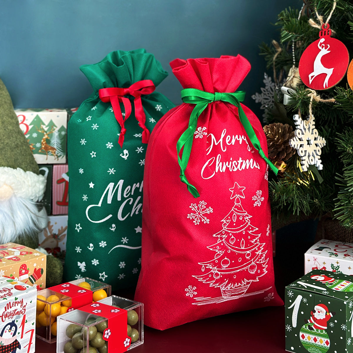 Wrapables Non-Woven Christmas Holiday Drawstring Gift Bags for Party Favors, Goodie Bag, Treats, Gift Wrap, Parties (Set of 8)
