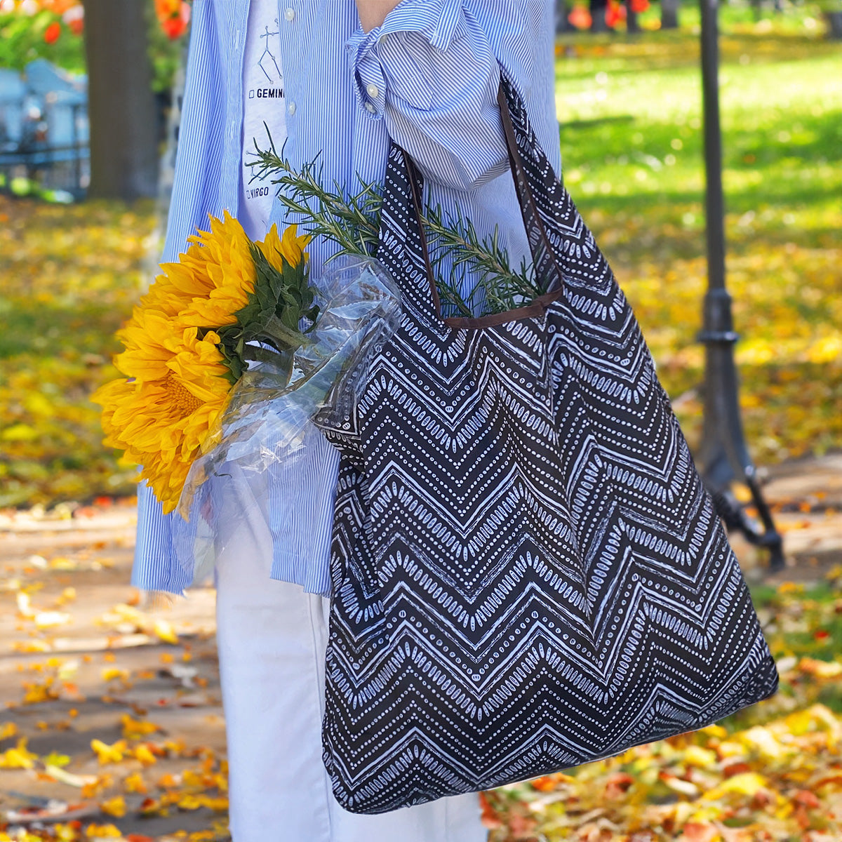 Wrapables Large & Small Foldable Tote Nylon Reusable Grocery Bags, Set of 2