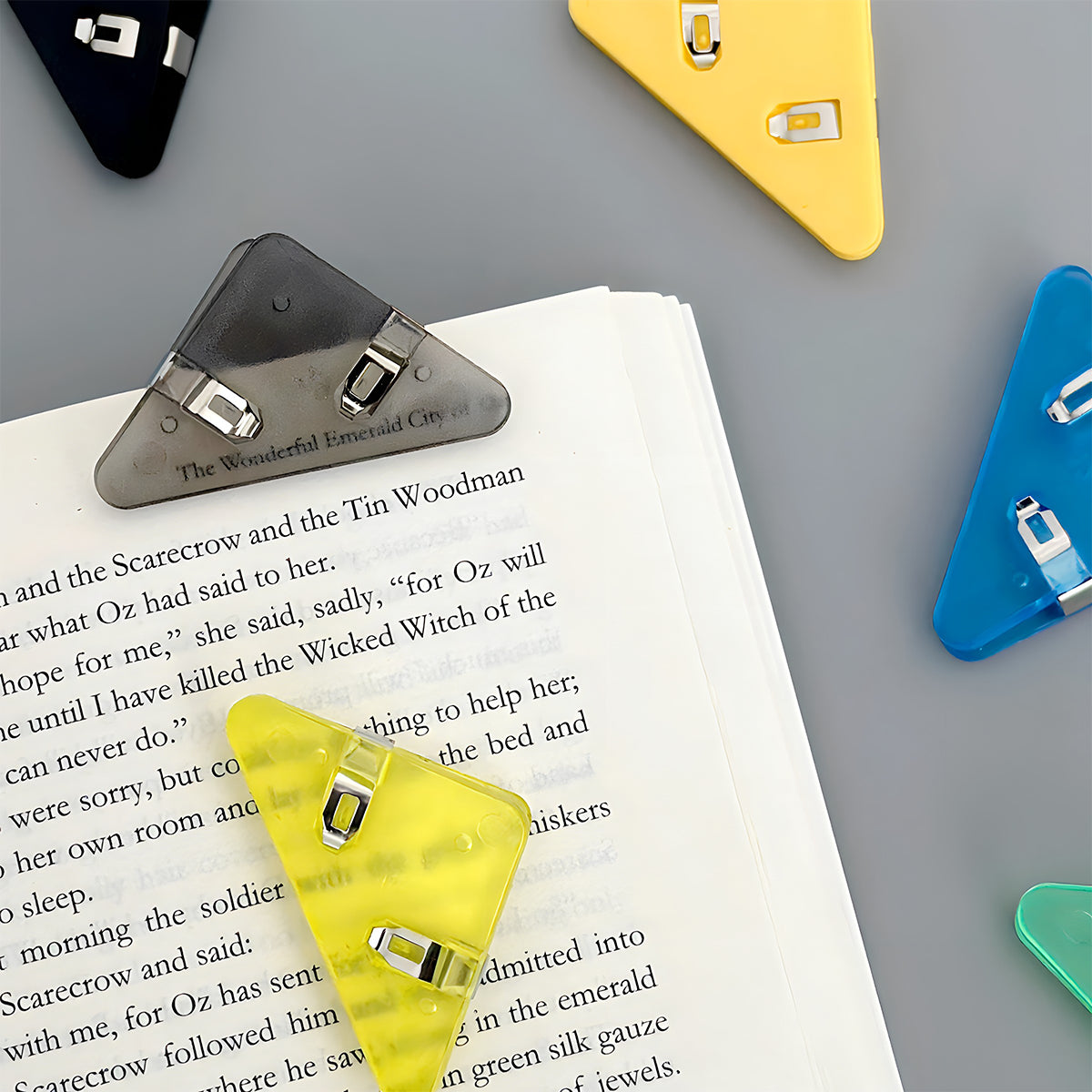 Wrapables Corner Clips to Prevent Pages From Curling, Page Markers, Paper Clips (Set of 20)
