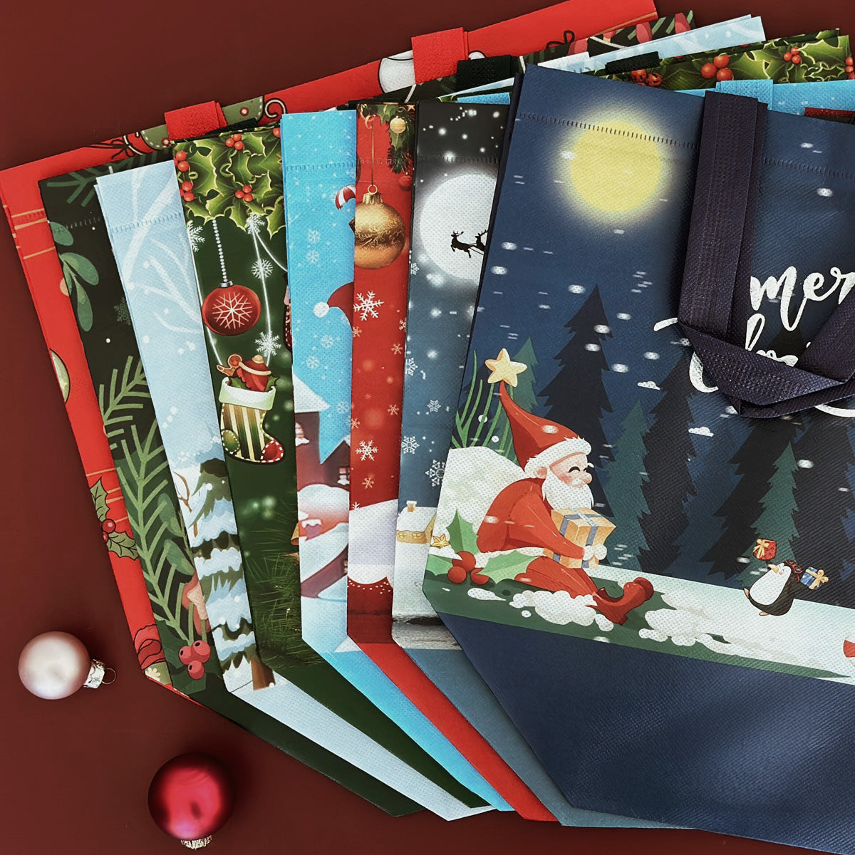 Wrapables Non-Woven Reusable Christmas Holidays Gift Bags with Handles for Gift Wrap, Parties, Favors and Treats (Set of 8)
