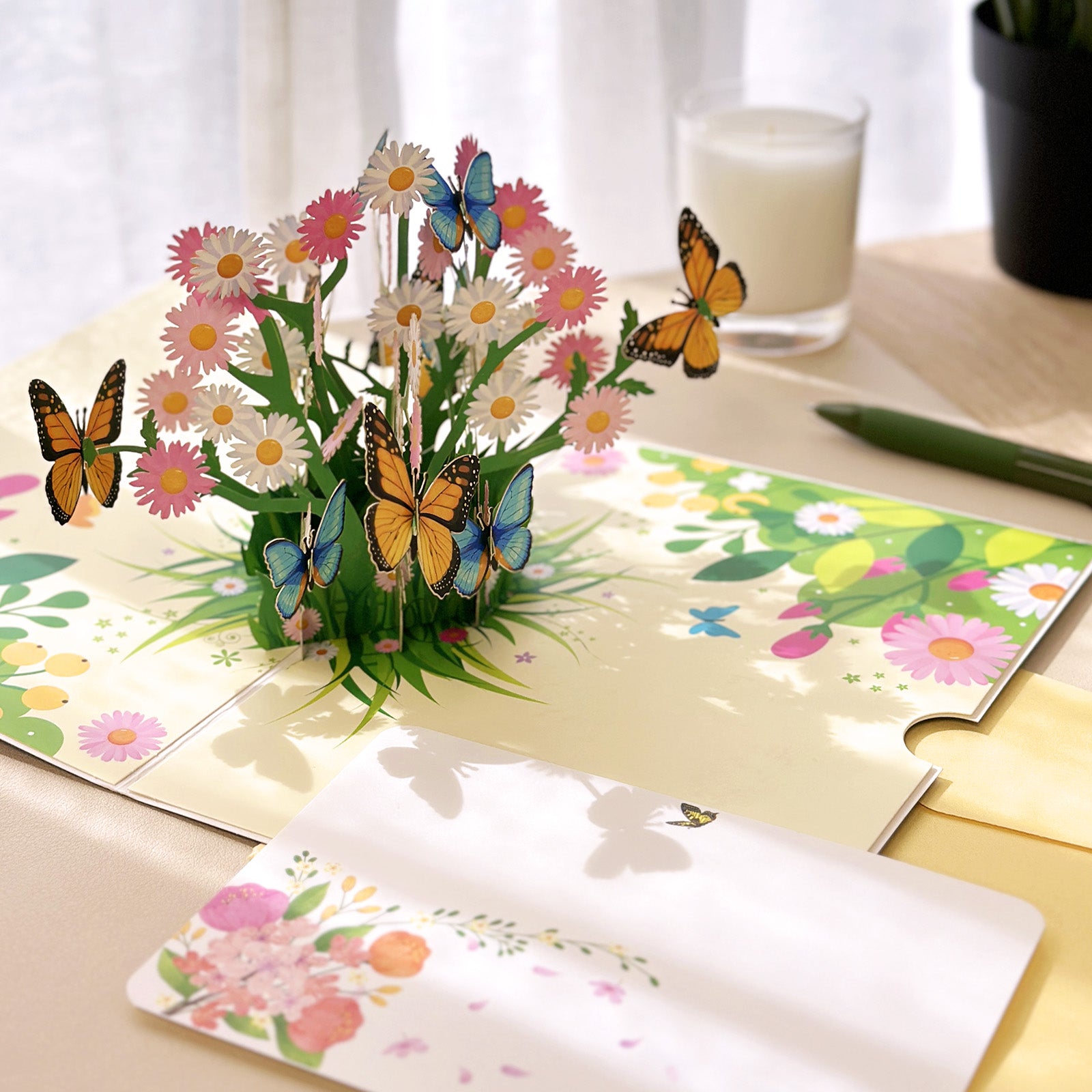 Wrapables 3D Pop Up Floral Greeting Card, Flower Bouquet Card for Mother's Day, Birthday, Anniversary, All Occasions