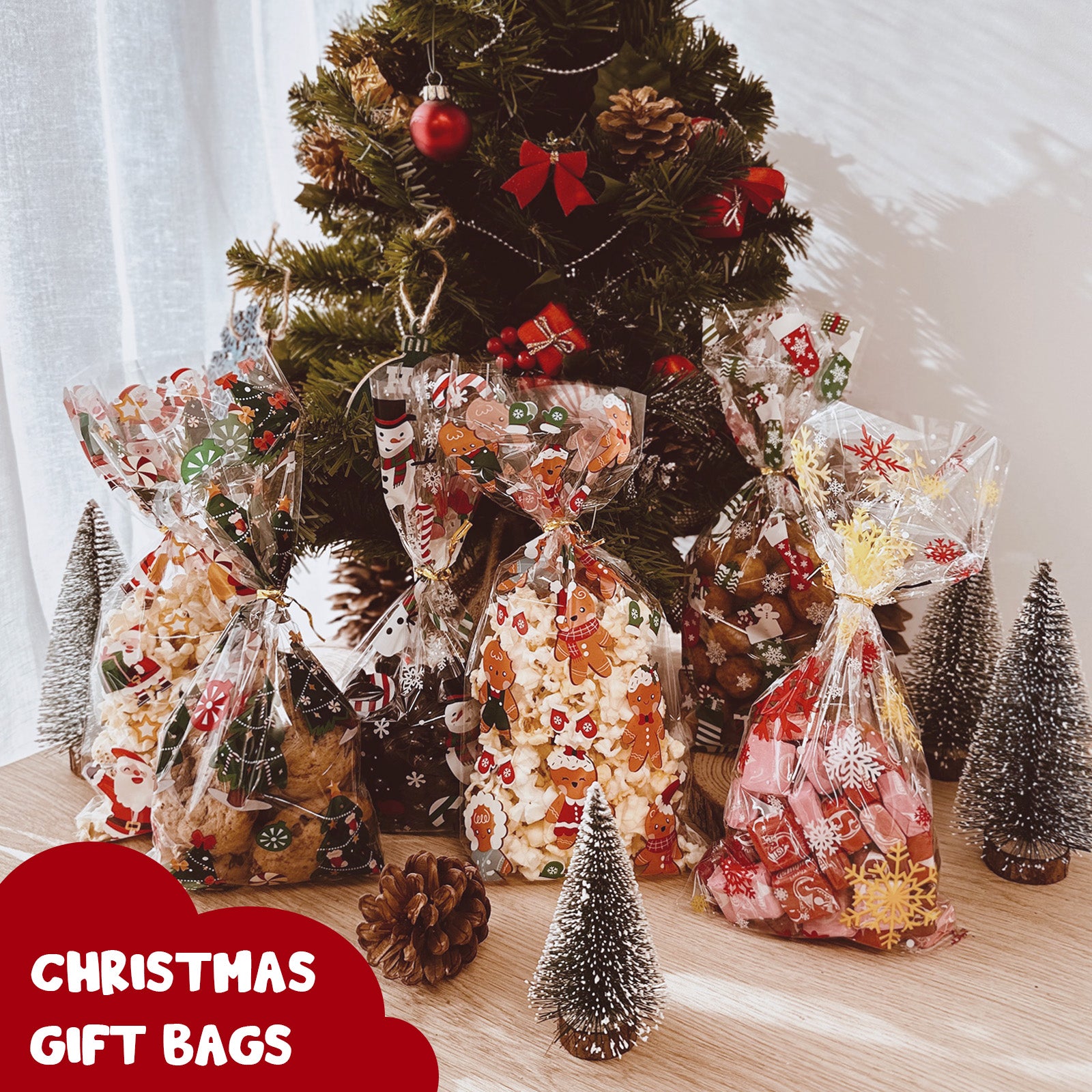 Wrapables 100pcs Christmas Cellophane Treat Bags and Ties