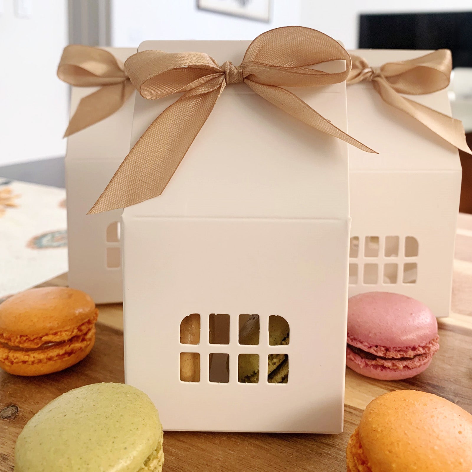 Wrapables House Shaped Gift Boxes with Ribbons (Set of 24)