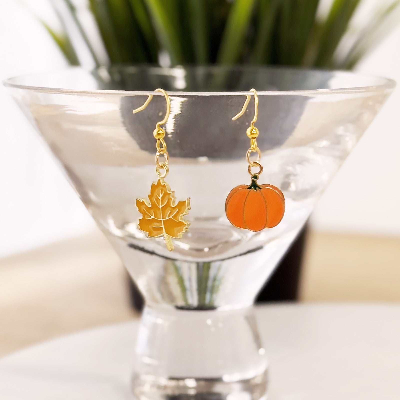 Wrapables  Autumn Pendant Charms for Jewelry Making, (Set of 20), Maple Leaf & Pumpkin