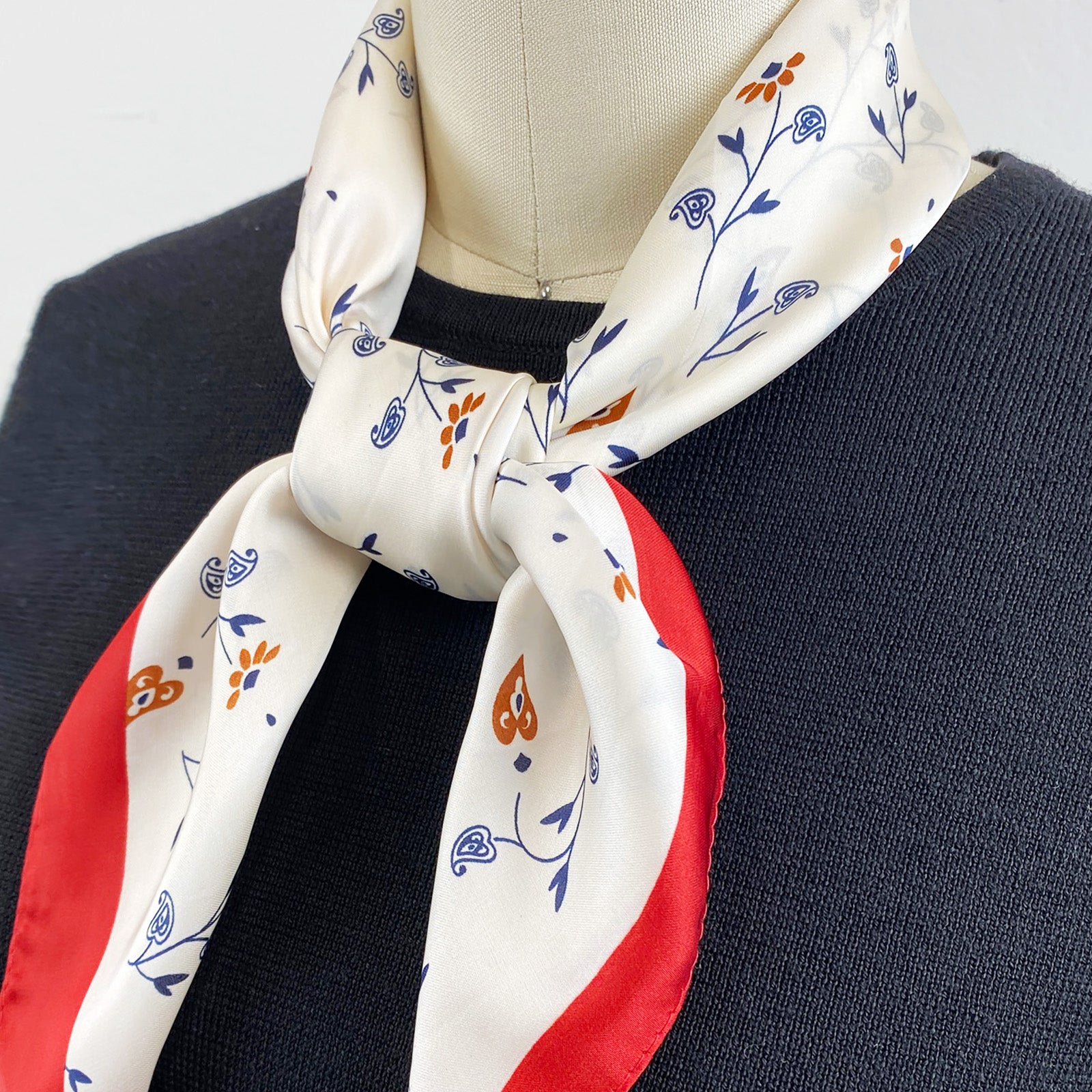 Wrapables Satin Neckerchief Square Scarf 26.5 x 26.5 Inches, Floral Hearts