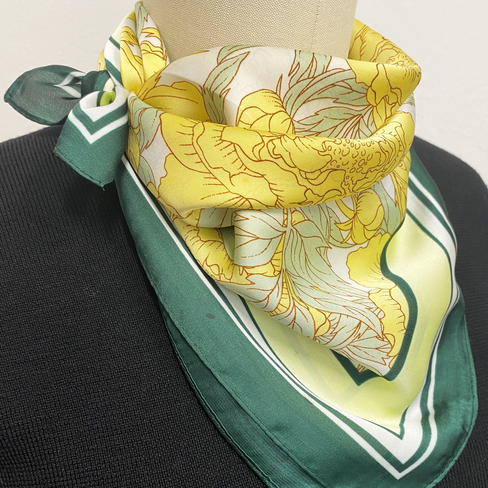 Wrapables Satin Neckerchief Square Scarf 26.5 x 26.5 Inches, Yellow Floral