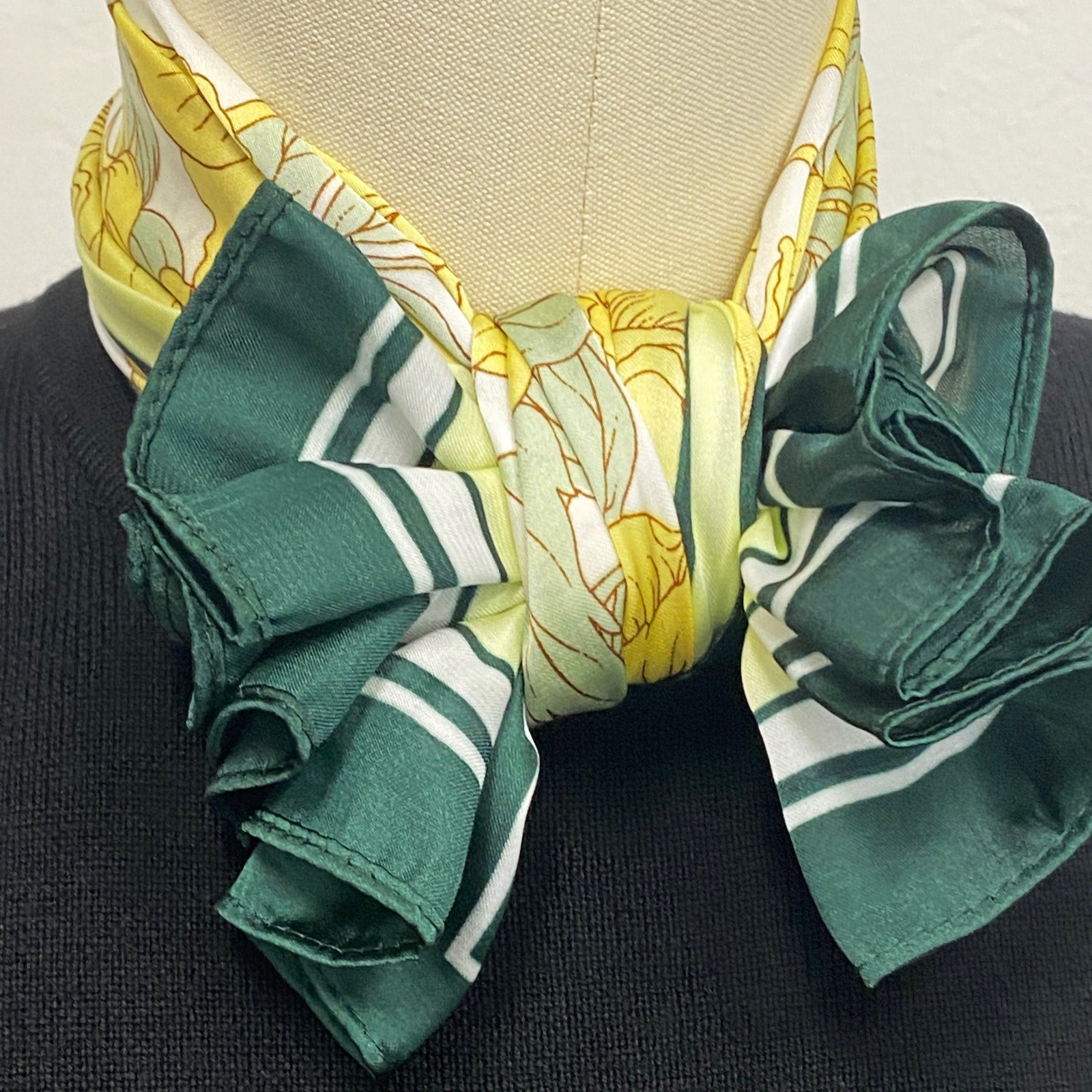 Wrapables Satin Neckerchief Square Scarf 26.5 x 26.5 Inches, Yellow Floral