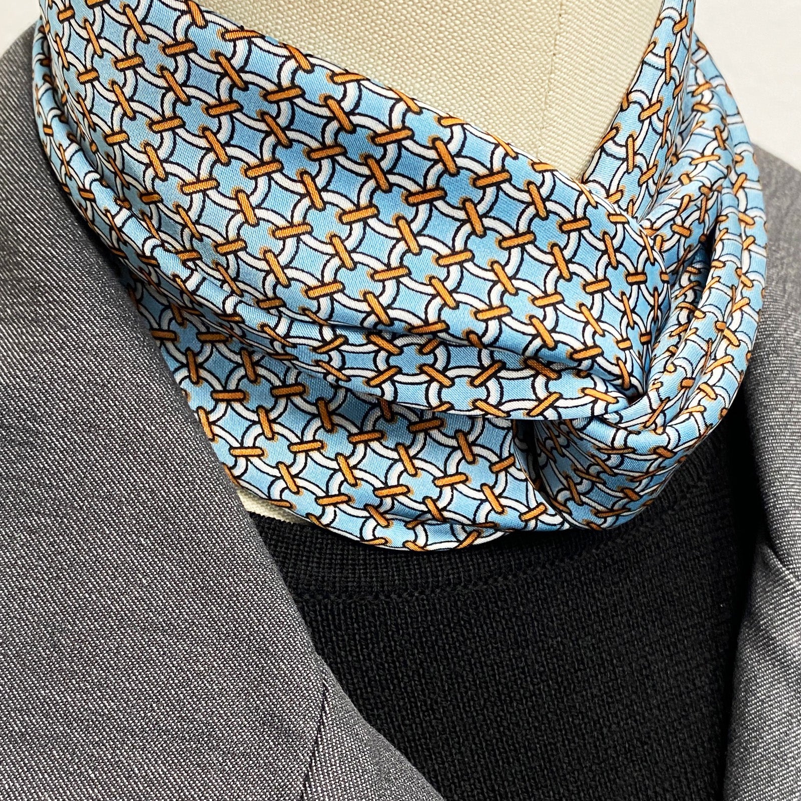 Wrapables Satin Neckerchief Square Scarf 26.5 x 26.5 Inches, Blue Circlets