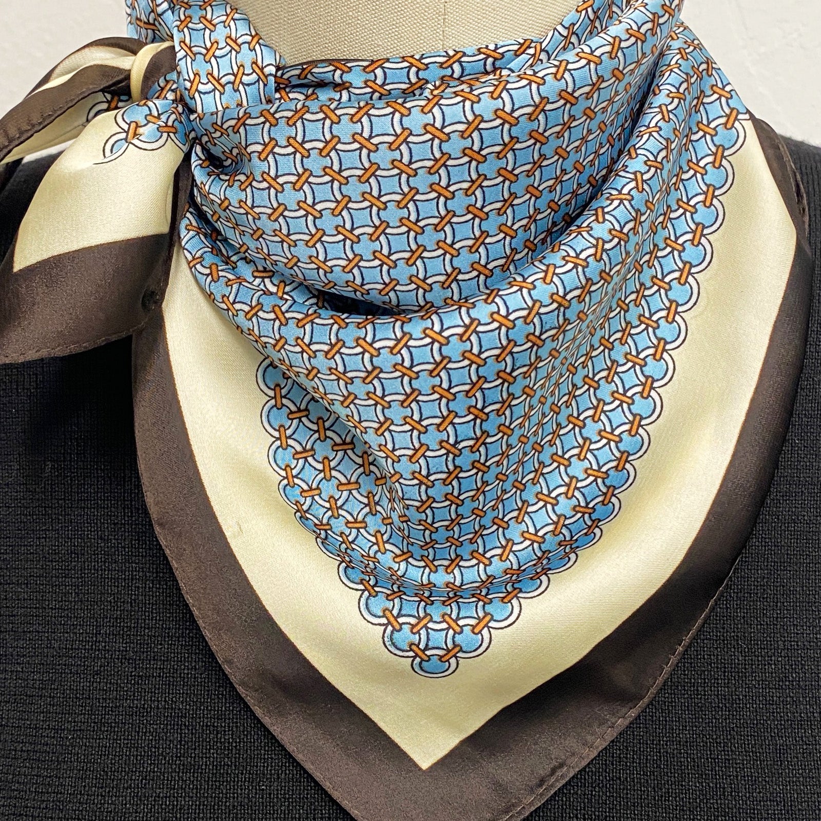 Wrapables Satin Neckerchief Square Scarf 26.5 x 26.5 Inches, Blue Circlets