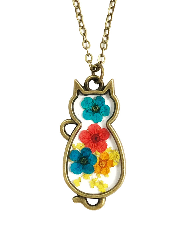 Wrapables Dry Flower Cat Pendant Necklace
