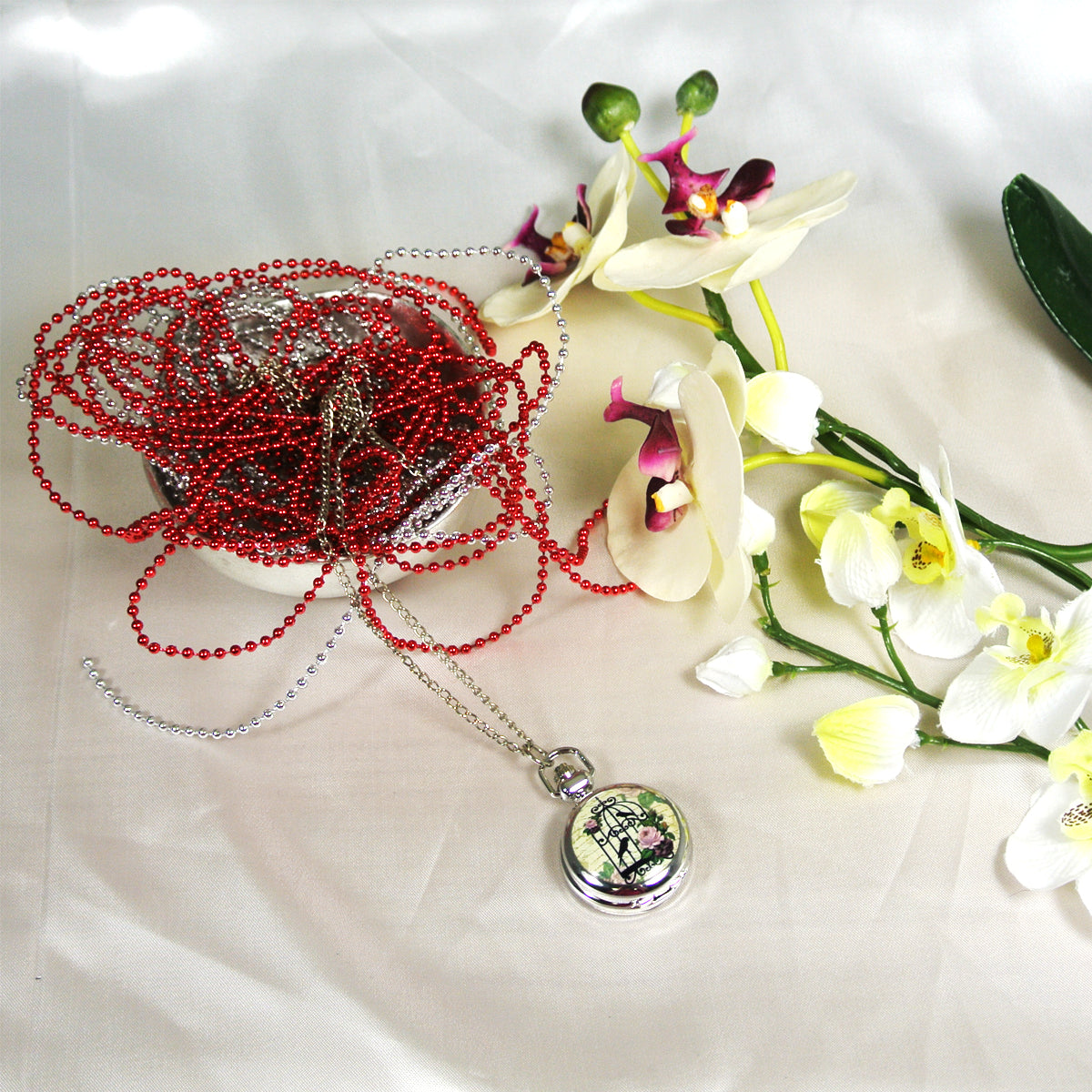 Wrapables Vintage Ceramic Quartz Locket Watch Necklace