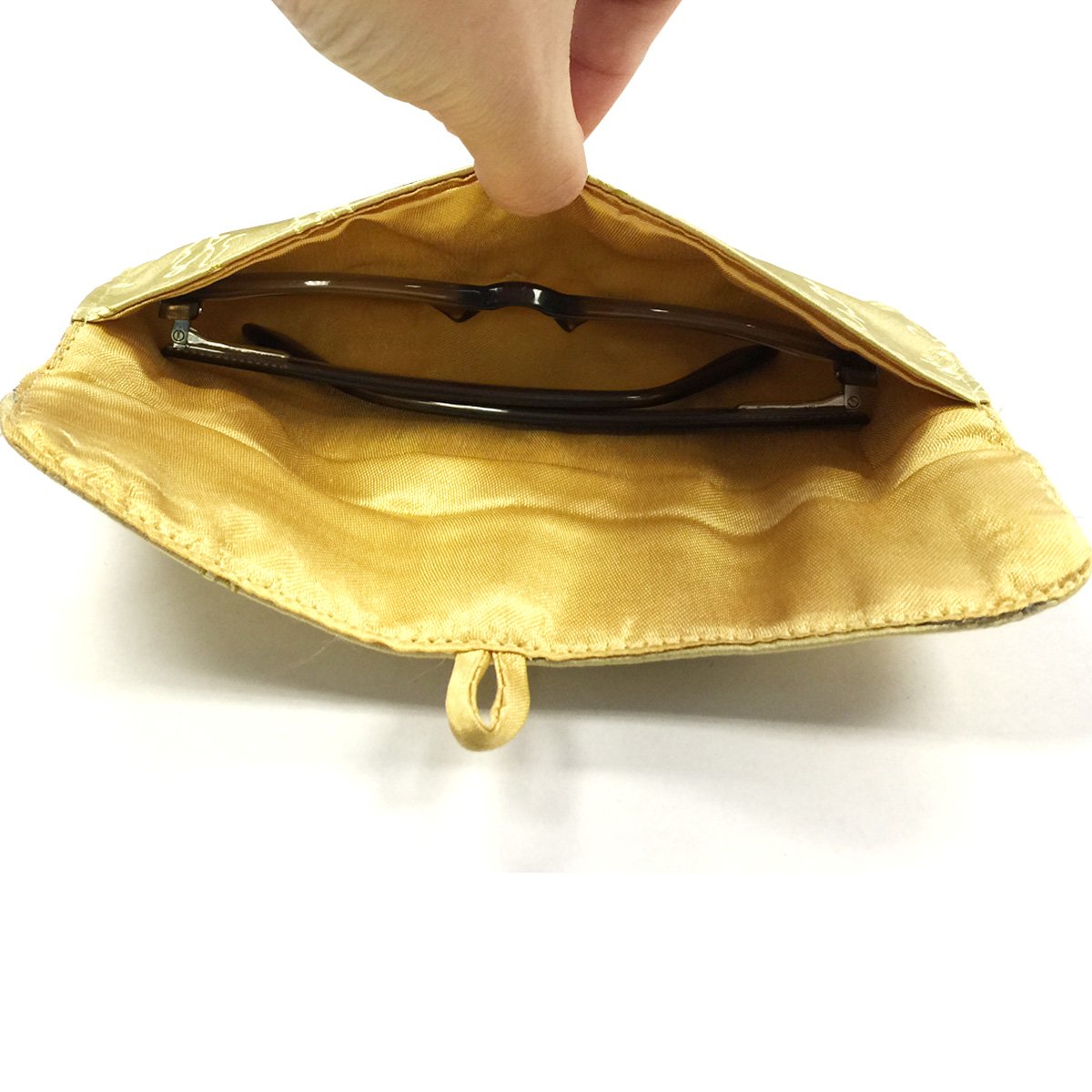 Wrapables Silk Eyeglass Pouch Holder