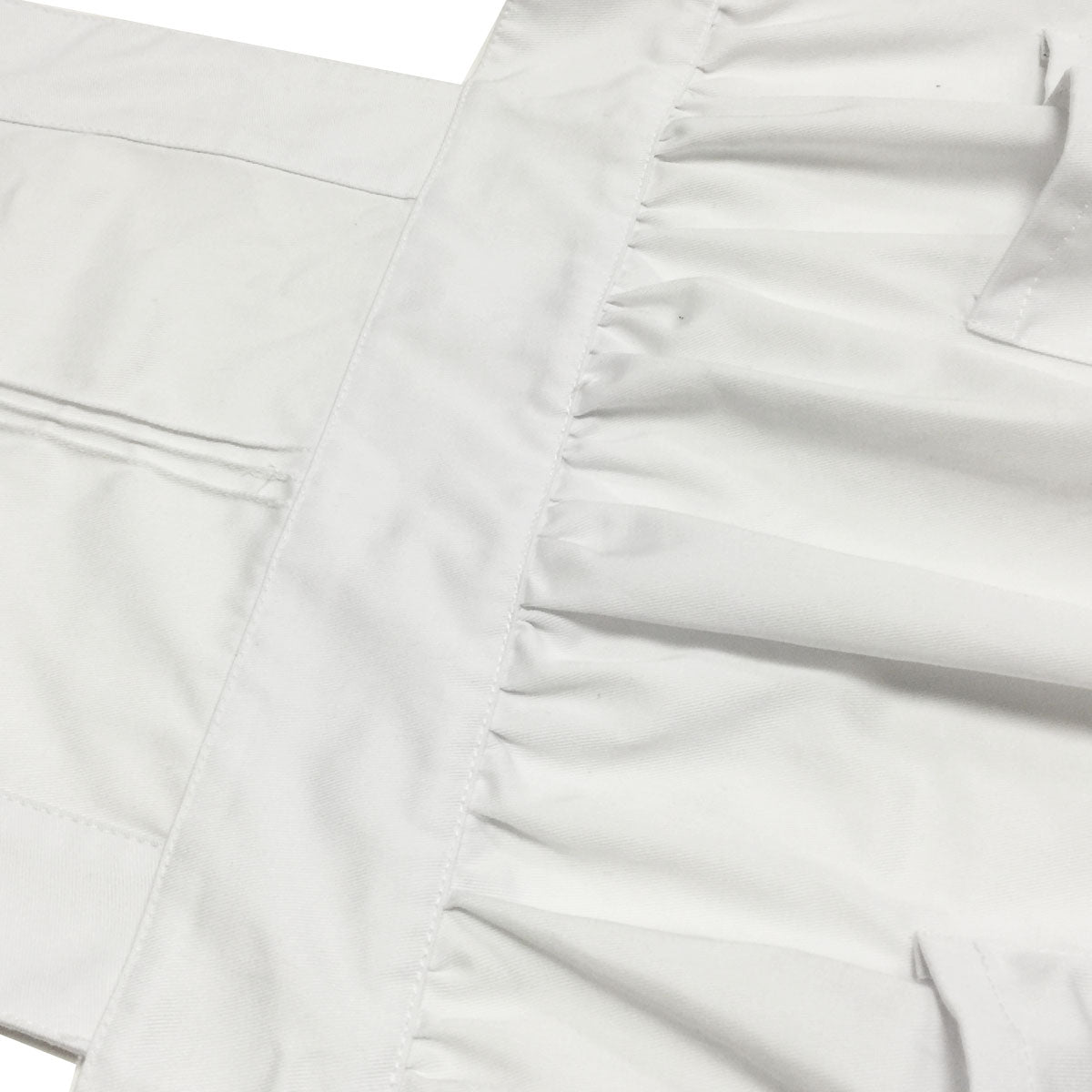 Wrapables Retro White Apron with Pockets for Cooking or Cosplay, Halloween Costume Accessories