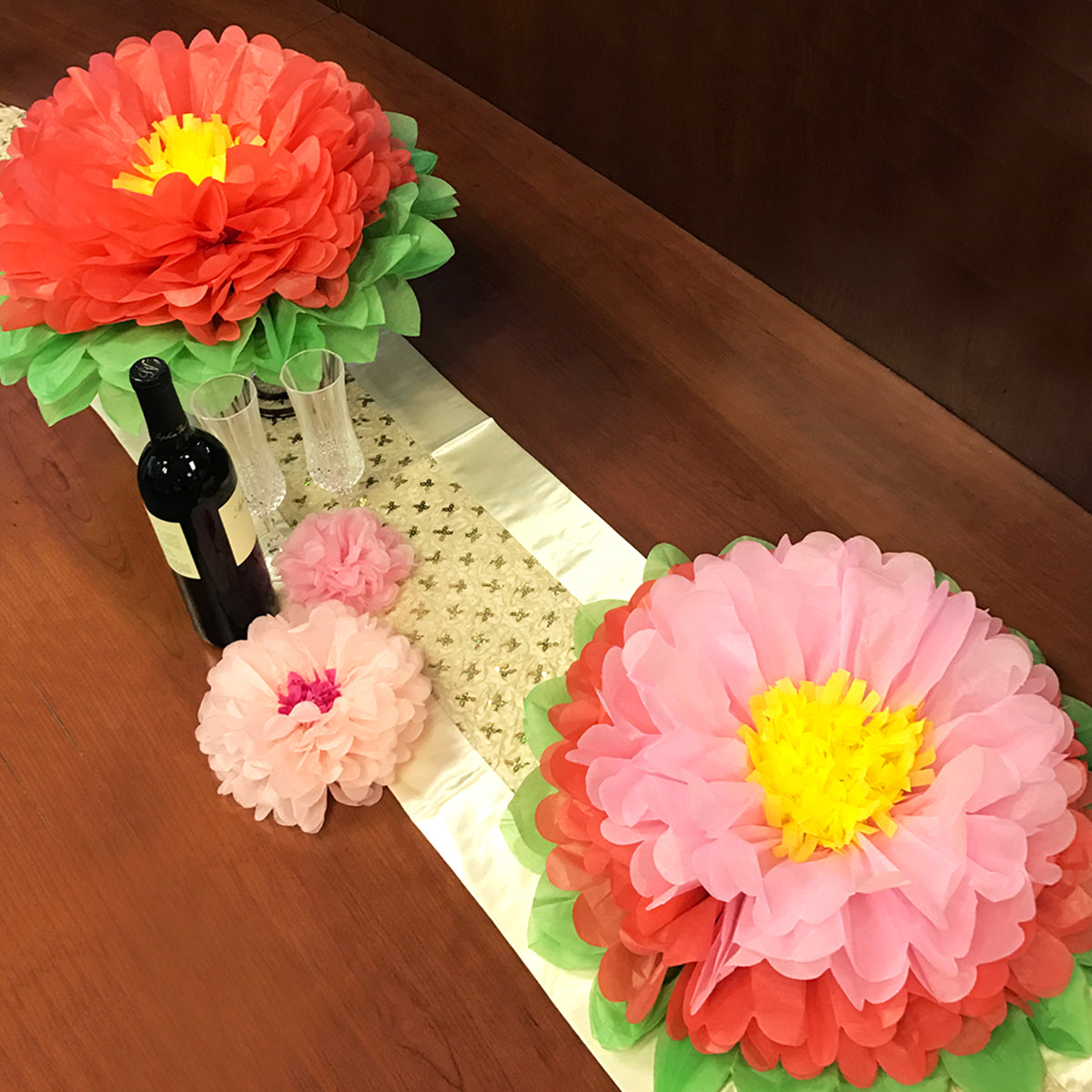 Wrapables Set of 5 Tissue Flower Pom Poms Party Decorations