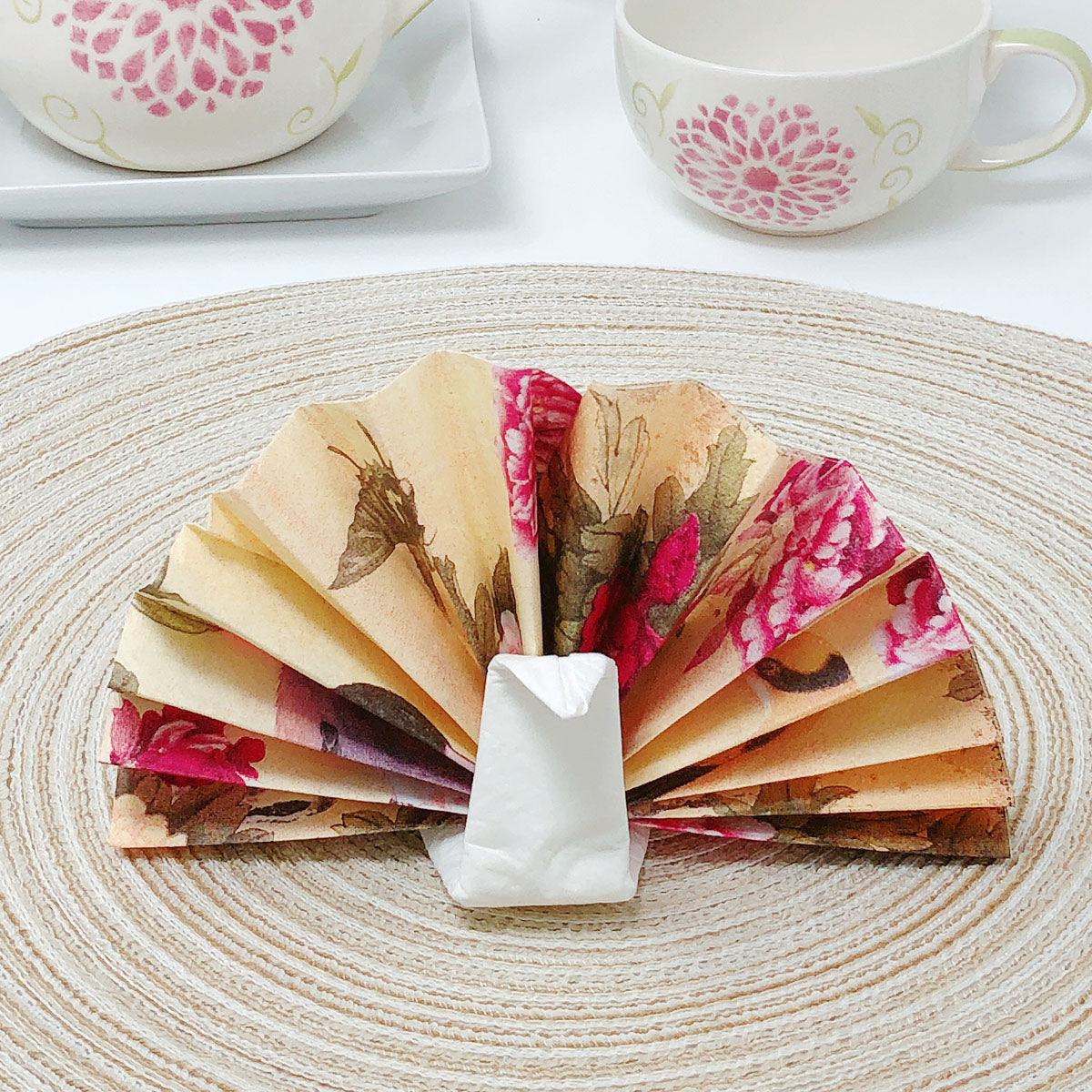 Wrapables Floral 2 Ply Paper Napkins (40 Count) for Wedding, Dinner Party, Tea Party, Decorative Decoupage