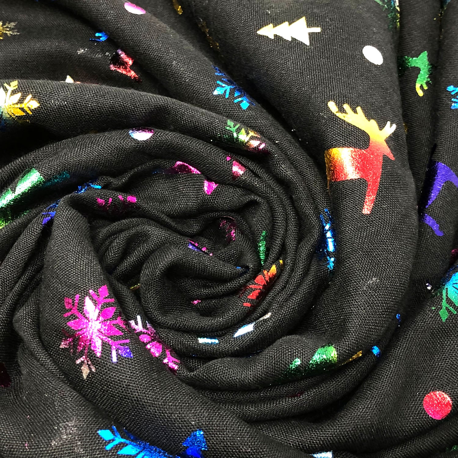 Wrapables Lightweight Winter Holiday Christmas Scarf