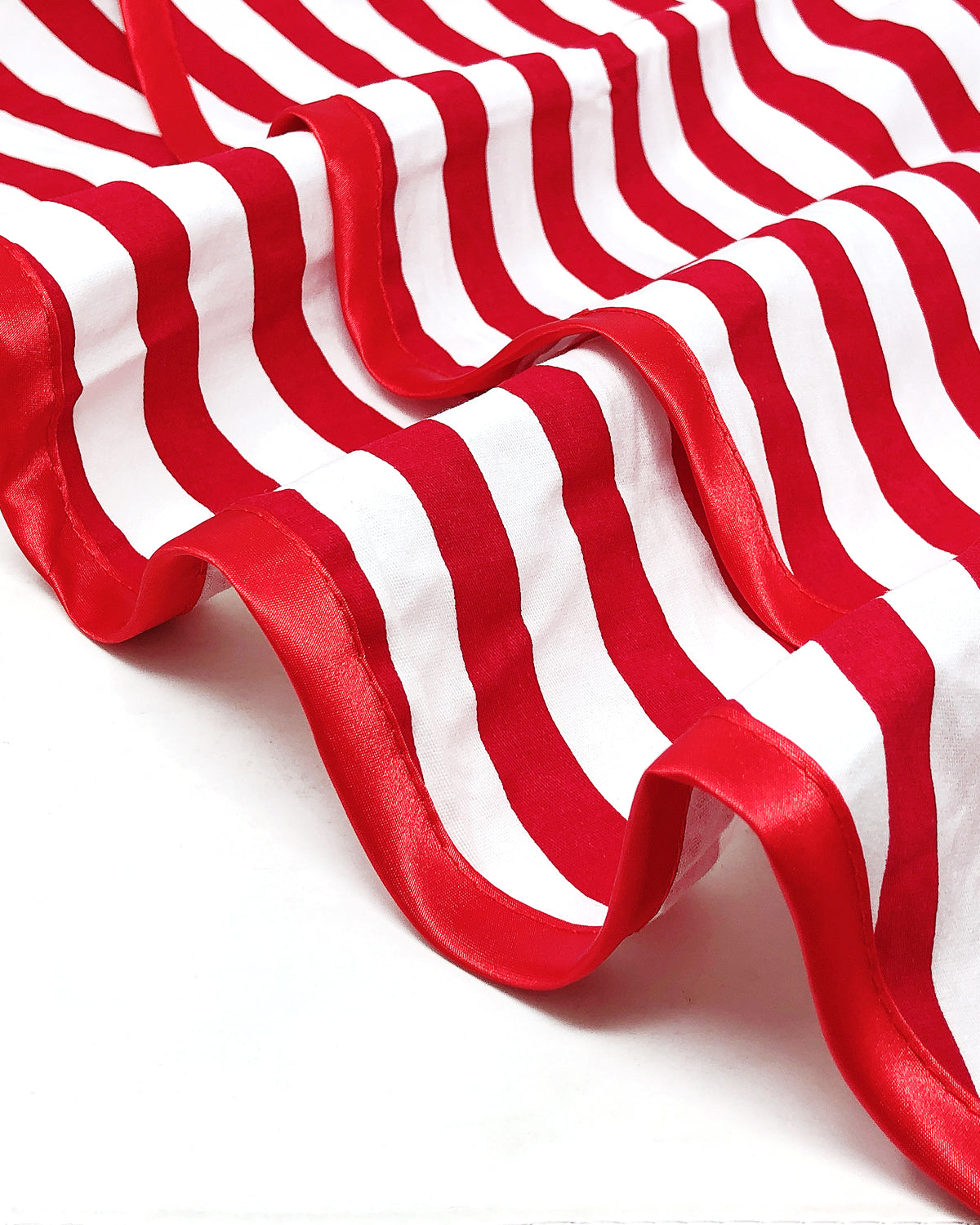 Wrapables Classic Vintage Apron, Stylish Cooking Apron