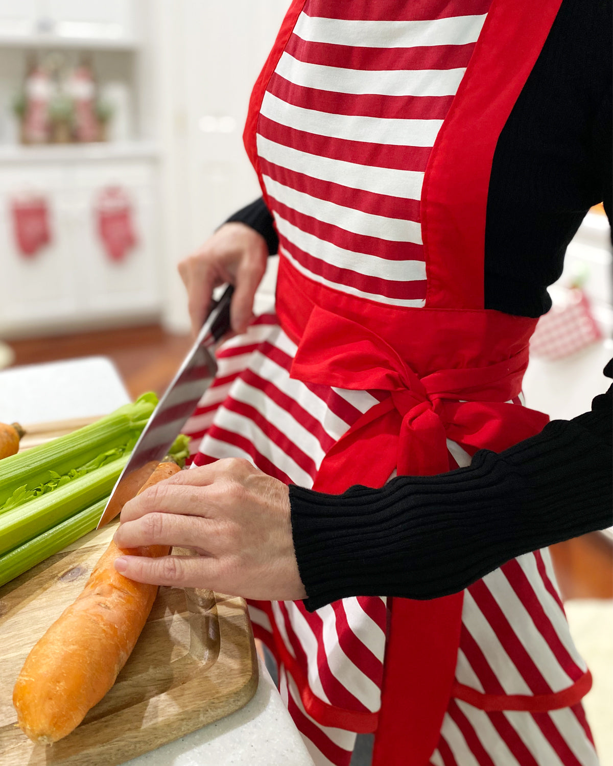 Wrapables Classic Vintage Apron, Stylish Cooking Apron