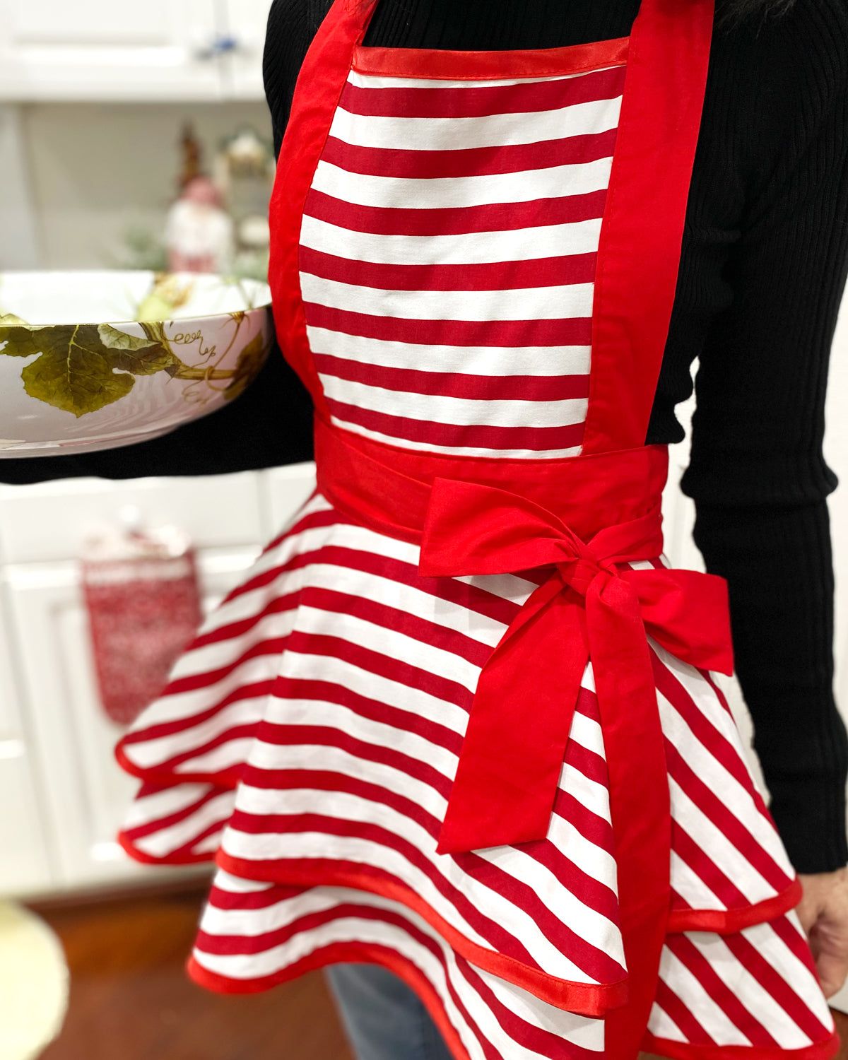 Wrapables Classic Vintage Apron, Stylish Cooking Apron