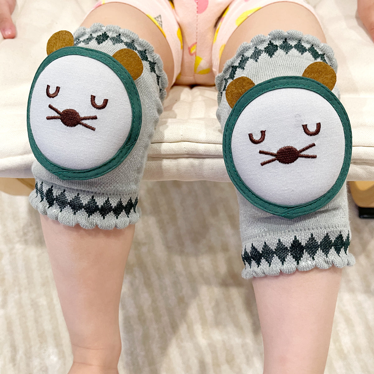 Wrapables Protective Baby Knee Pads for Crawling