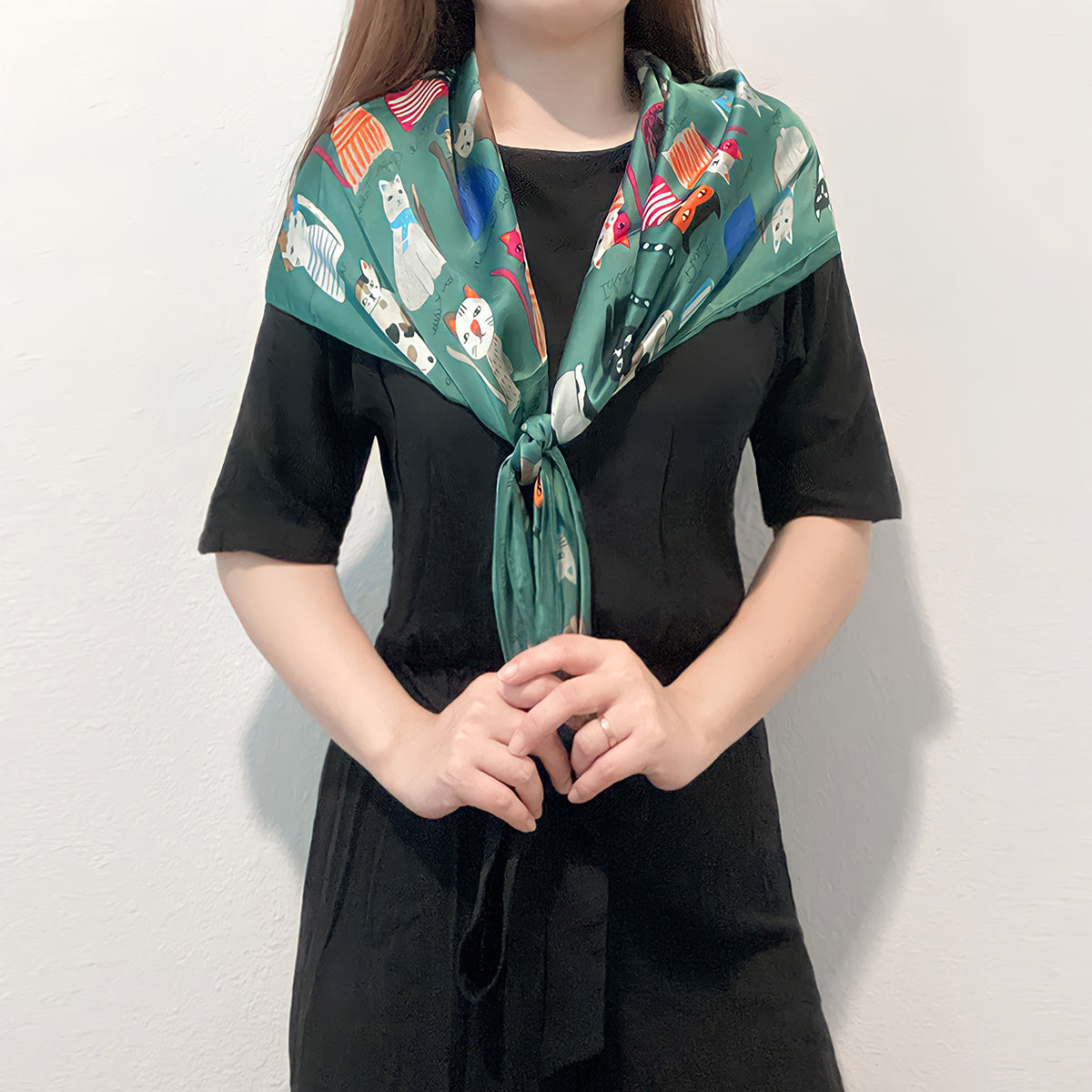 Wrapables Large Fashionable Cats Head Wrap Square Scarf 35 x 35 Inches