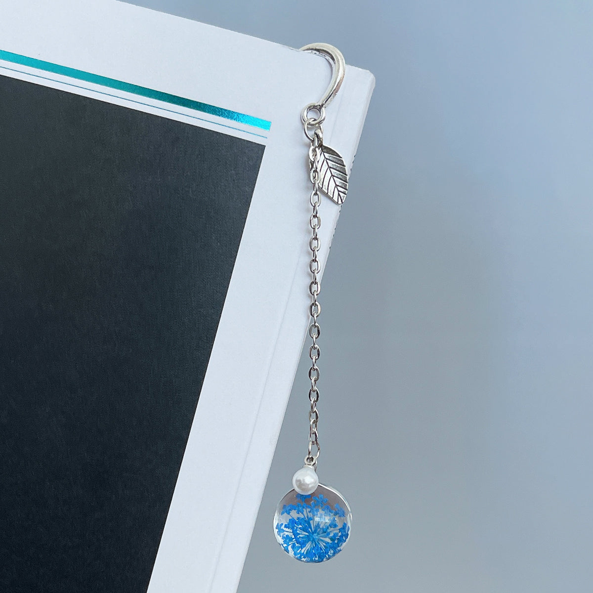 Wrapables Metal Leaf Bookmark with Charm for Book Lovers & Readers (Set of 2)