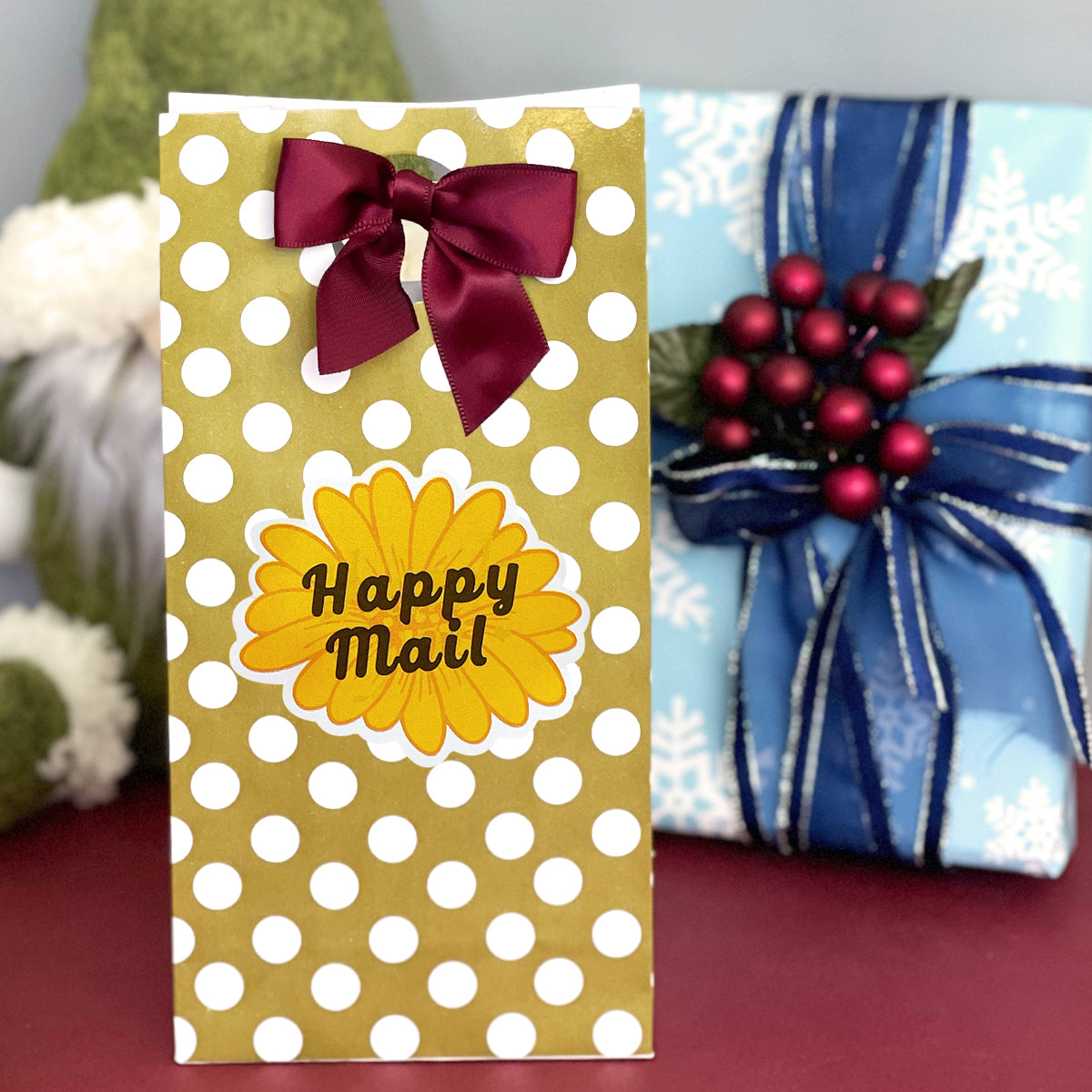 Wrapables Happy Mail Floral Small Business Thank You Stickers Roll, Sealing Stickers and Labels for Boxes, Envelopes, Bags and Packages (500pcs)