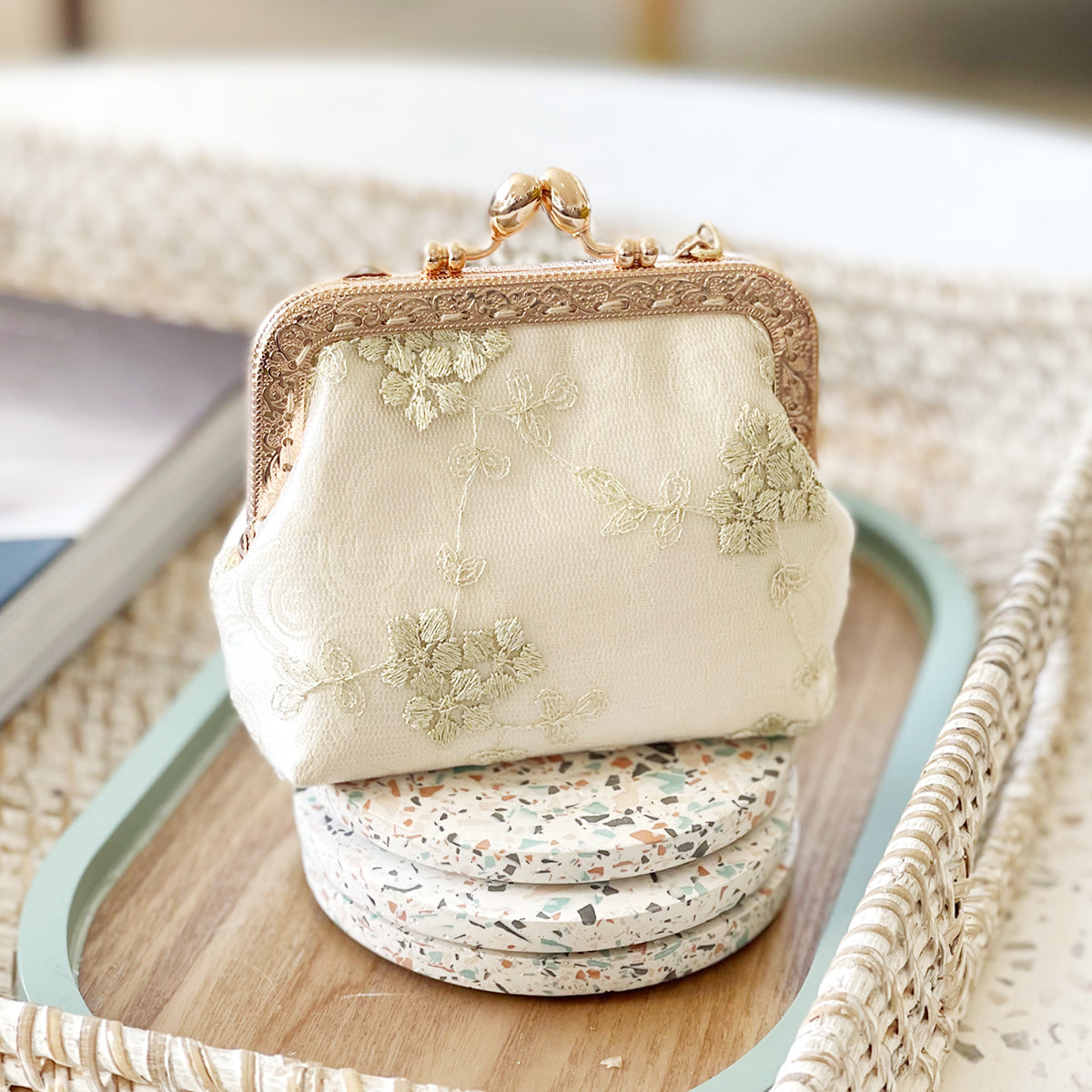 Wrapables Vintage Floral Lace Coin Purse Wallet with Key Chain, Beige