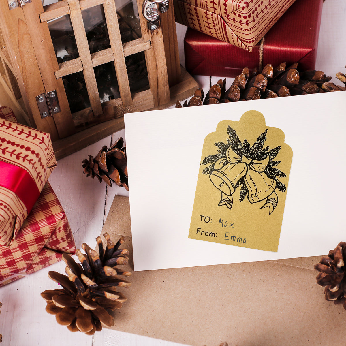 Wrapables Christmas Holiday Gift Tag Stickers and Labels Roll for Gift-Wrapping, Labeling, Package Decoration (300pcs)