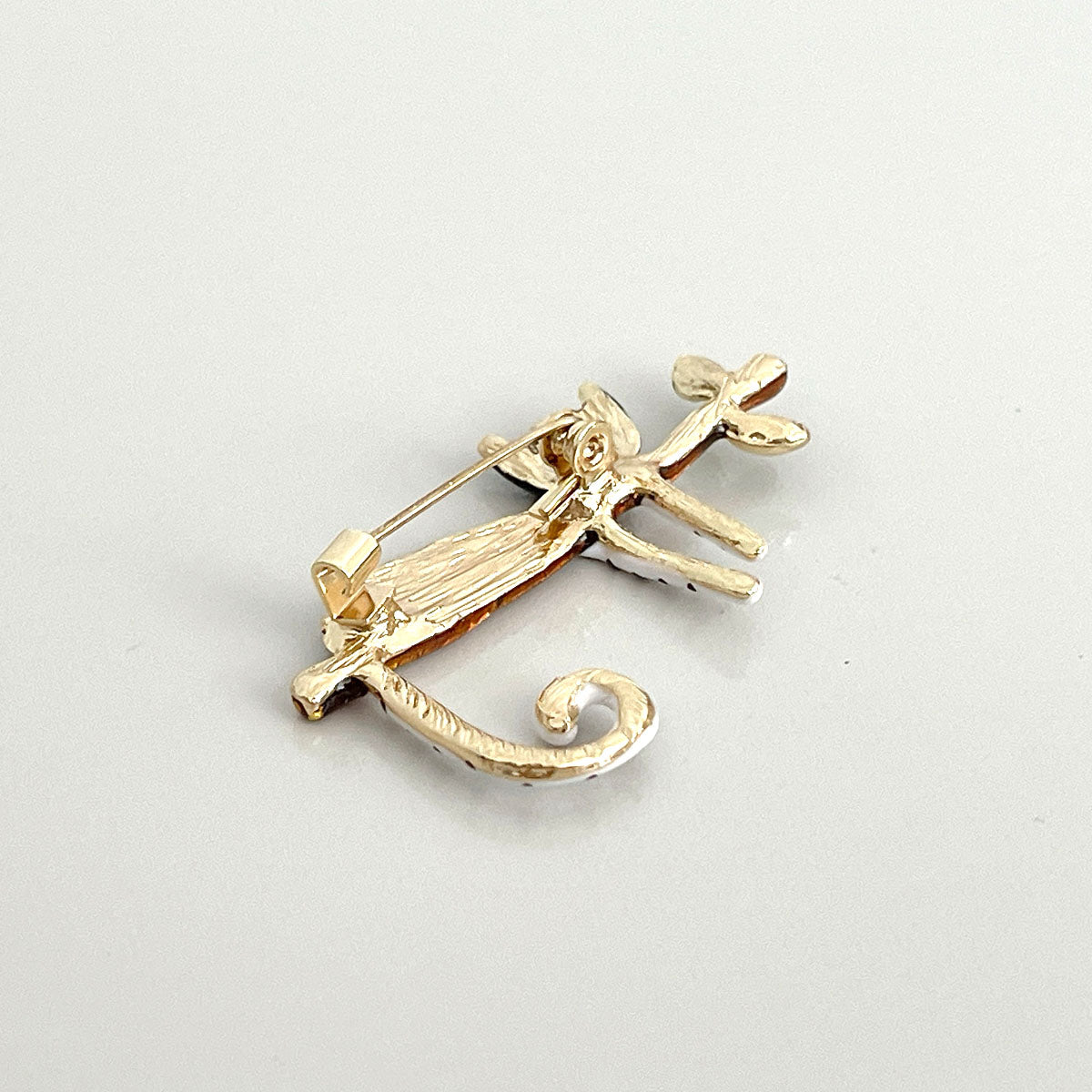 Wrapables Lounging Cats Enamel Brooch Pin