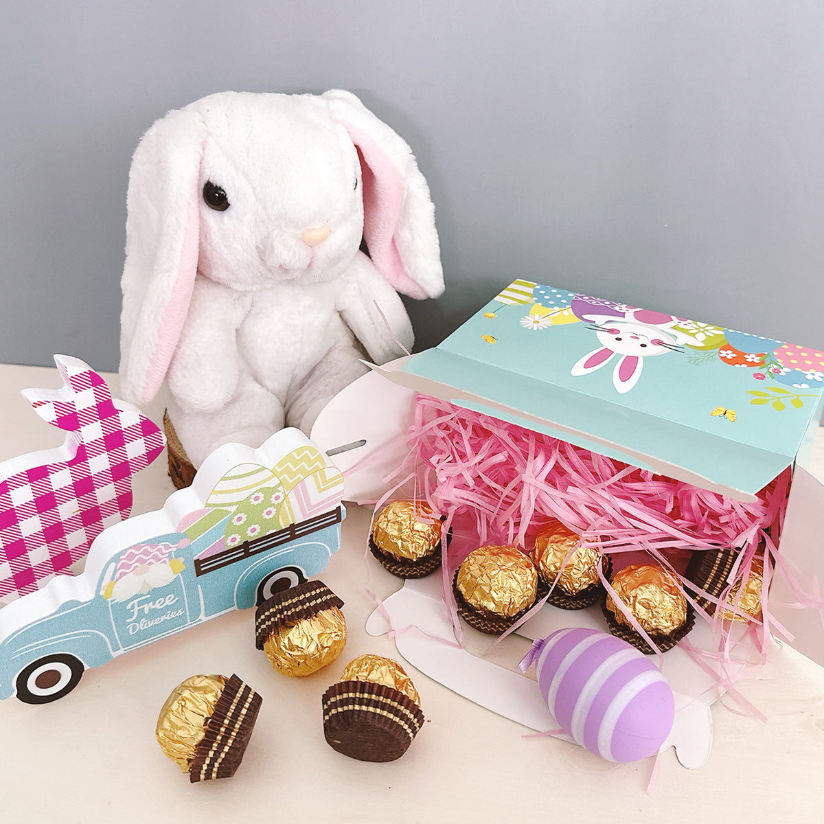 Wrapables Easter Gift Baskets with Handle, Treat Boxes for Eggs, Cookies and Candy