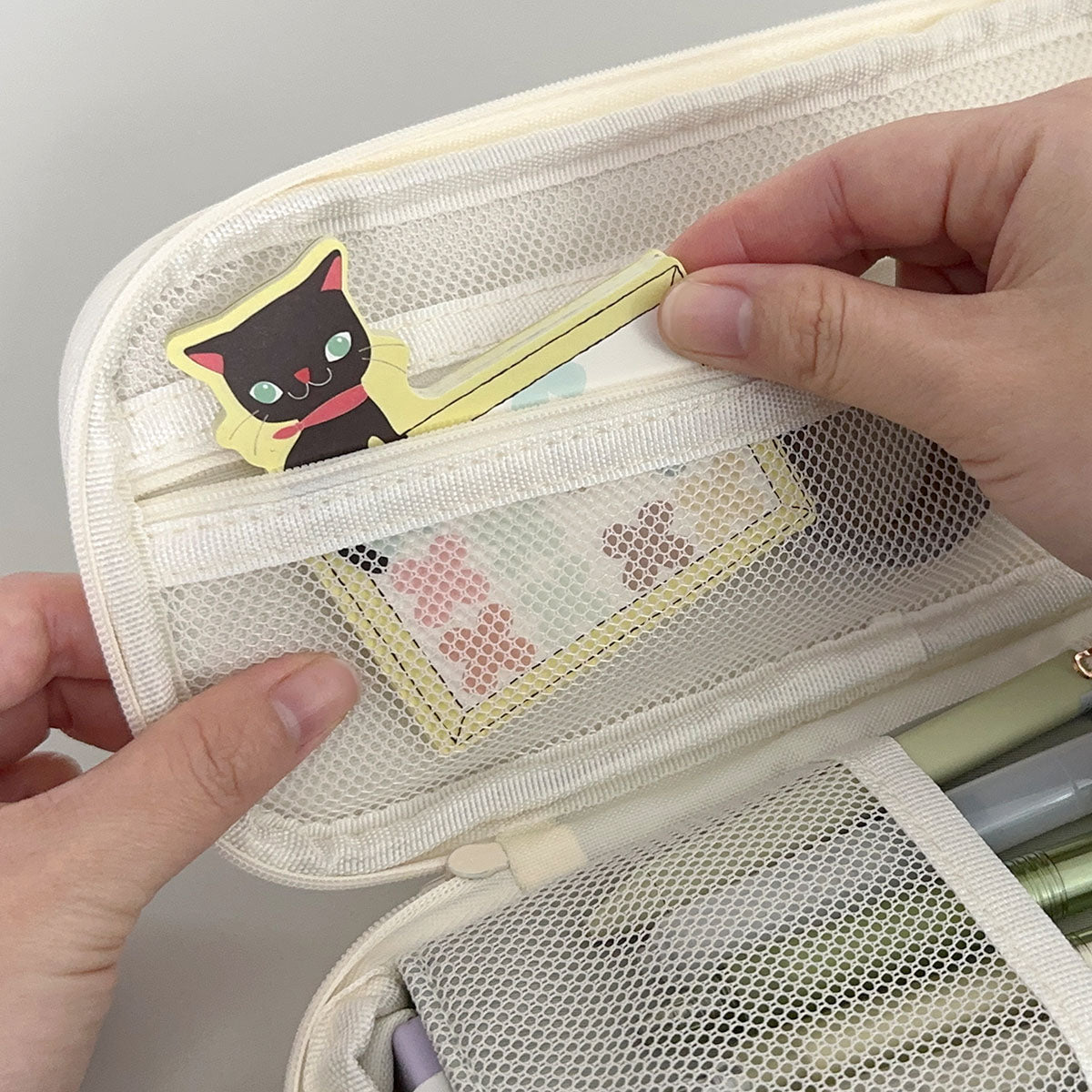 Wrapables Large Capacity Pencil Case, Expandable Pencil Pouch for Stationery Tools