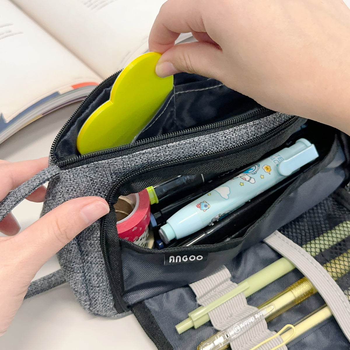 Wrapables Large Capacity Pencil Case, Portable Pencil Pouch for Stationery Office Supplies