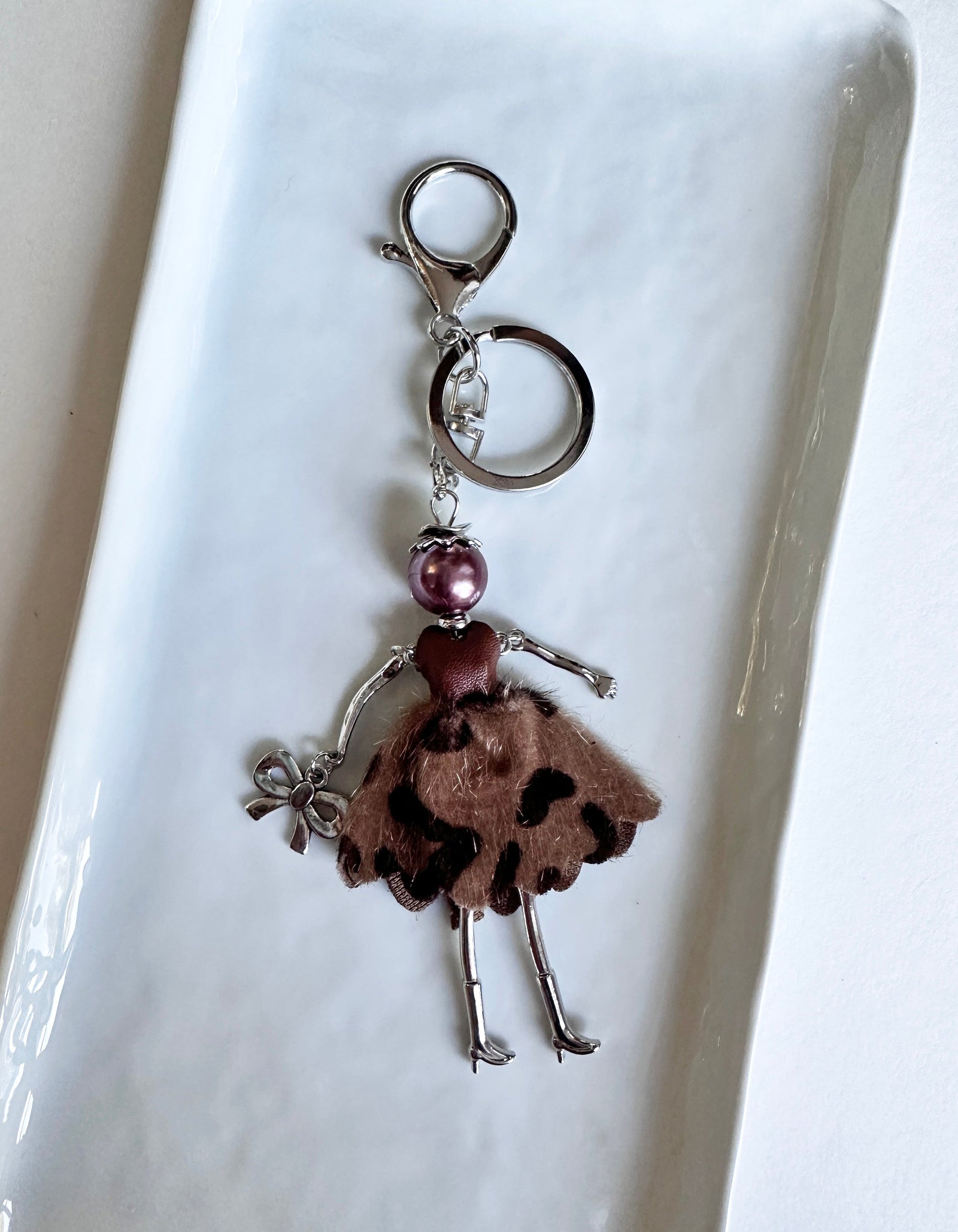 Wrapables Hanging Fashionista Doll Keychain, Crystal Rhinestone Keyring Bag Charm, Brown Animal Print