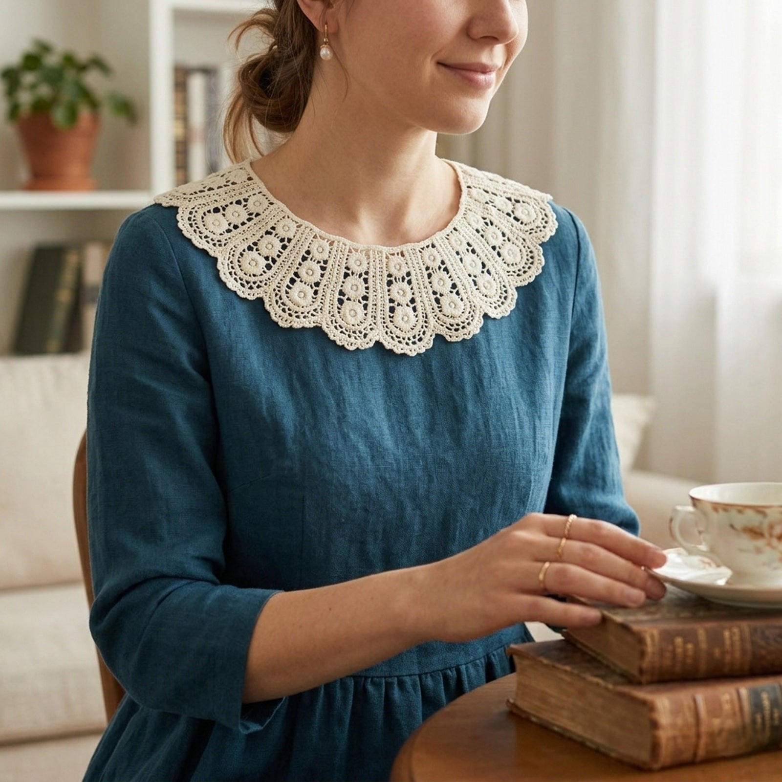 Vintage Crochet Lace Cream Collar