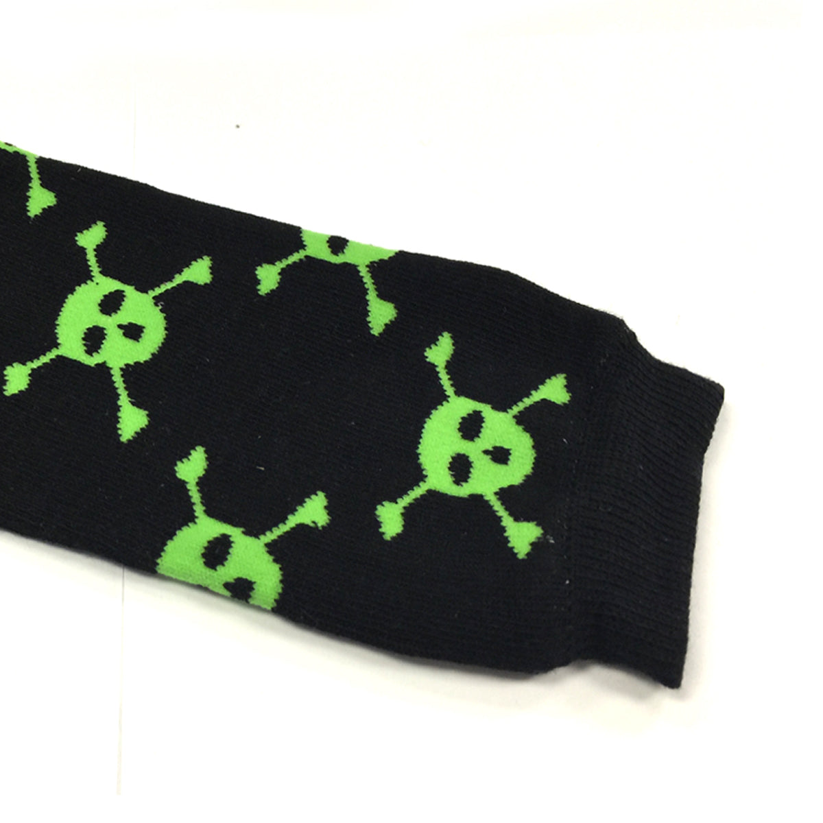 Wrapables Colorful Baby & Toddler Leg Warmers, Skulls Green