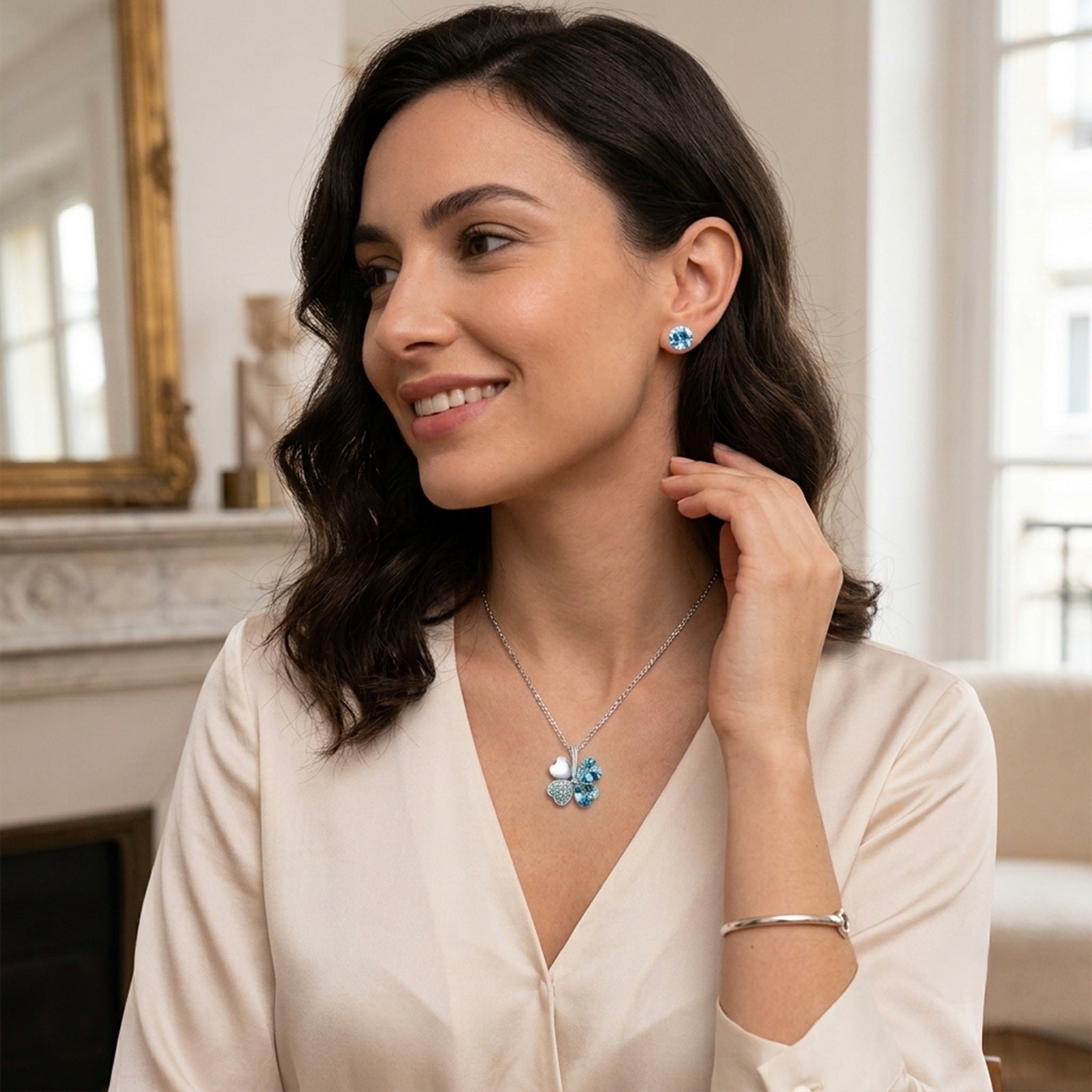Wrapables Crystal Heart Shaped Four Leaf Clover Pendant Necklace and Stud Earrings Jewelry Set (Sea Blue)