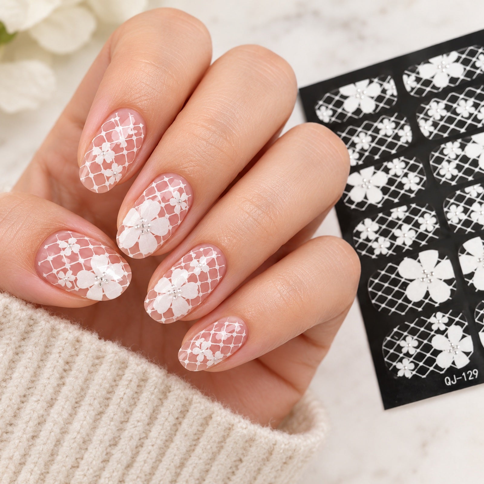Wrapables Fashionable Black and White Nail Art Stickers