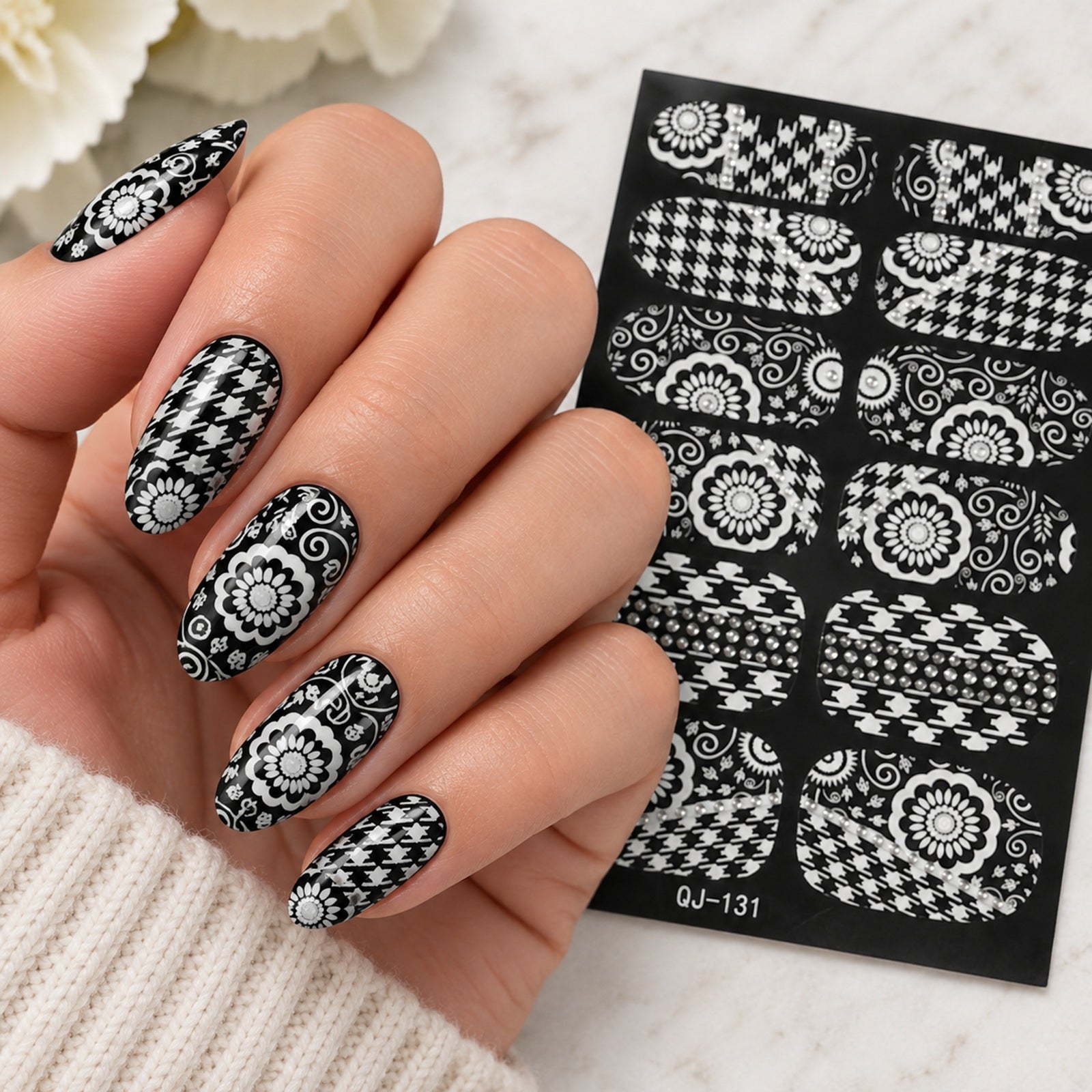 Wrapables Fashionable Black and White Nail Art Stickers