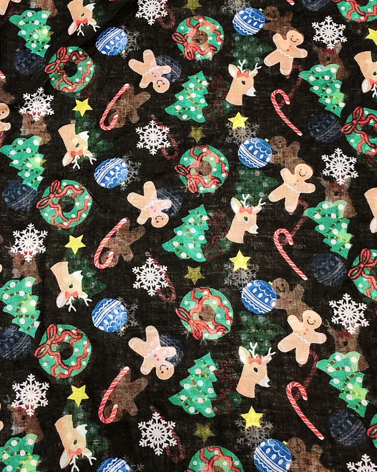 Wrapables Lightweight Winter Holiday Christmas Scarf, Gingerbread Man & Xmas Tree