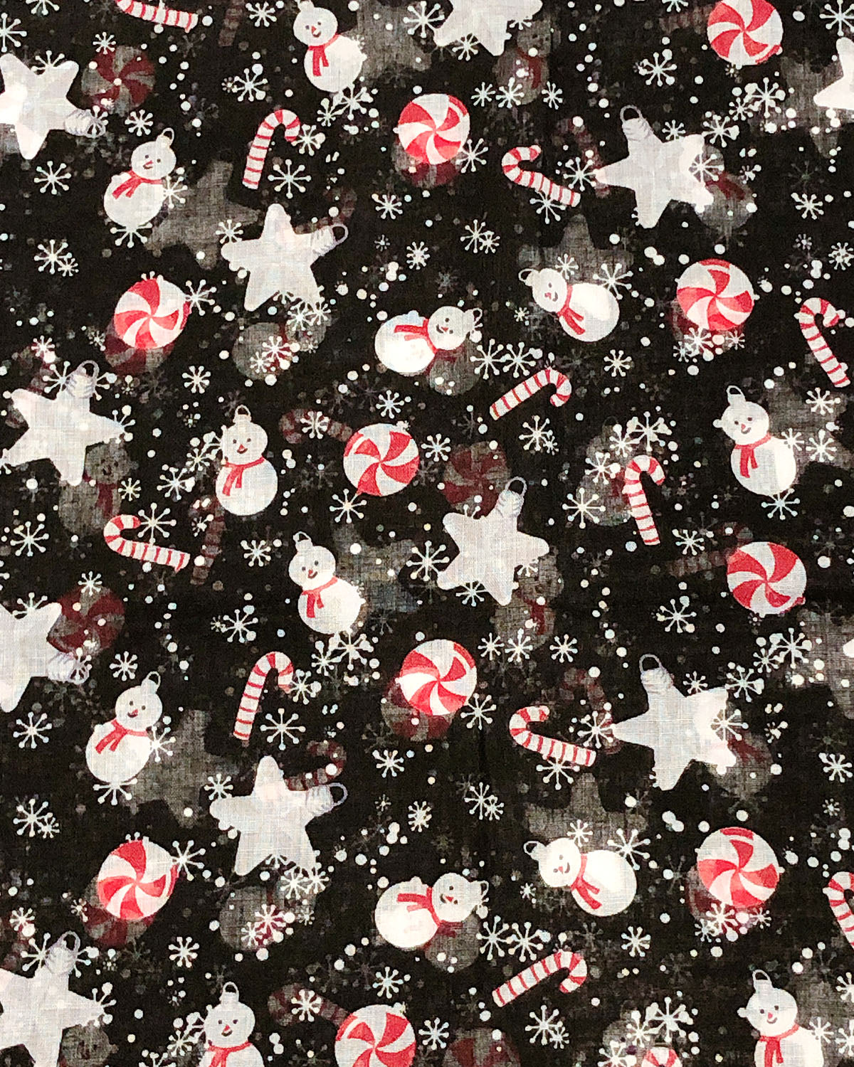 Wrapables Lightweight Winter Holiday Christmas Scarf, Snowman & Snowflakes Black