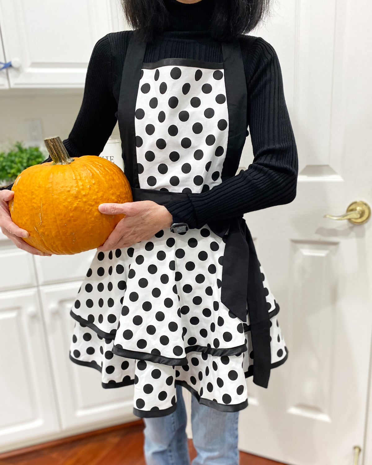 Wrapables Classic Vintage Apron,  Stylish Cooking Apron,  Black Dot